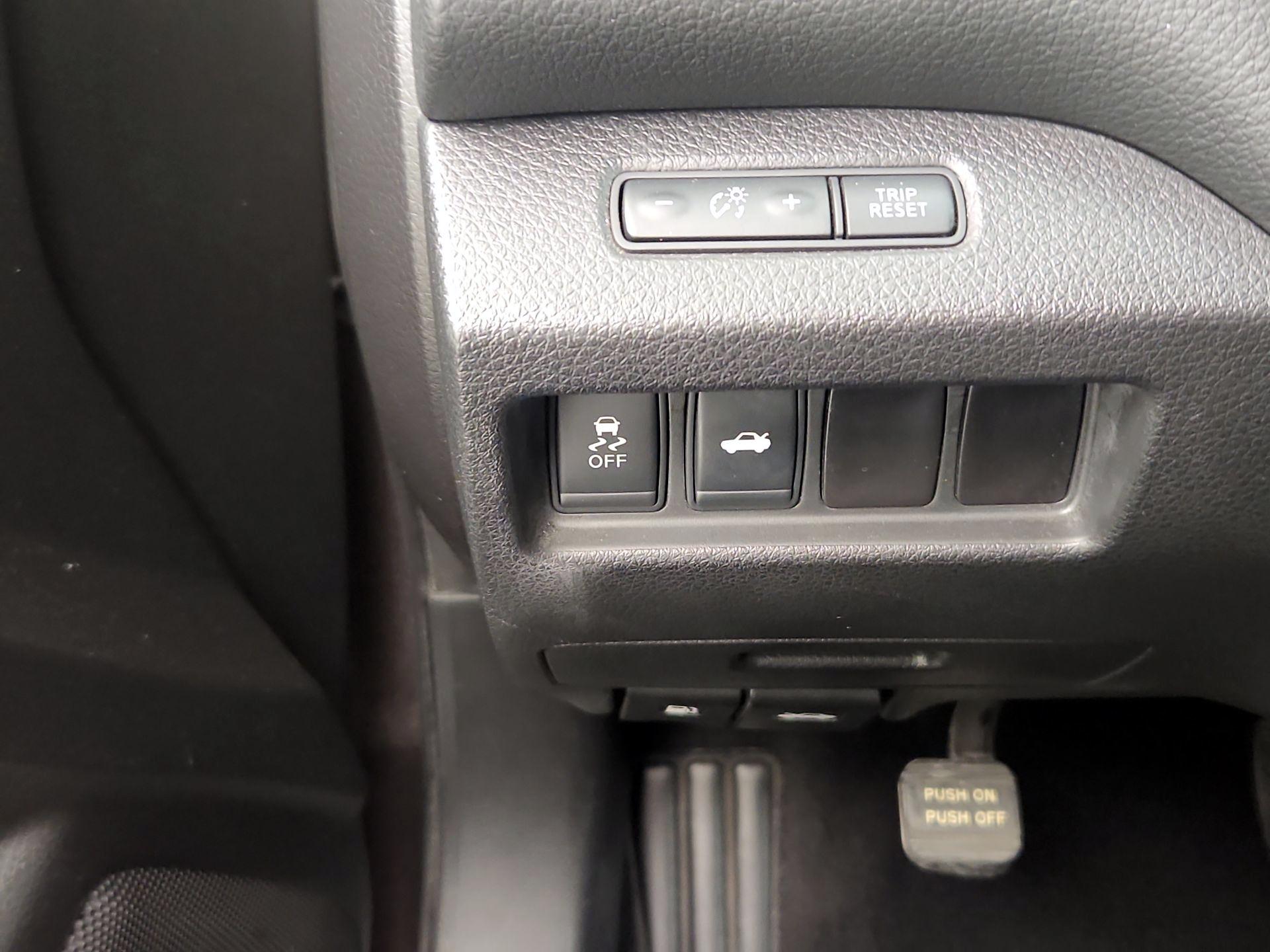 Thumbnail: 2014 Nissan Altima - 13