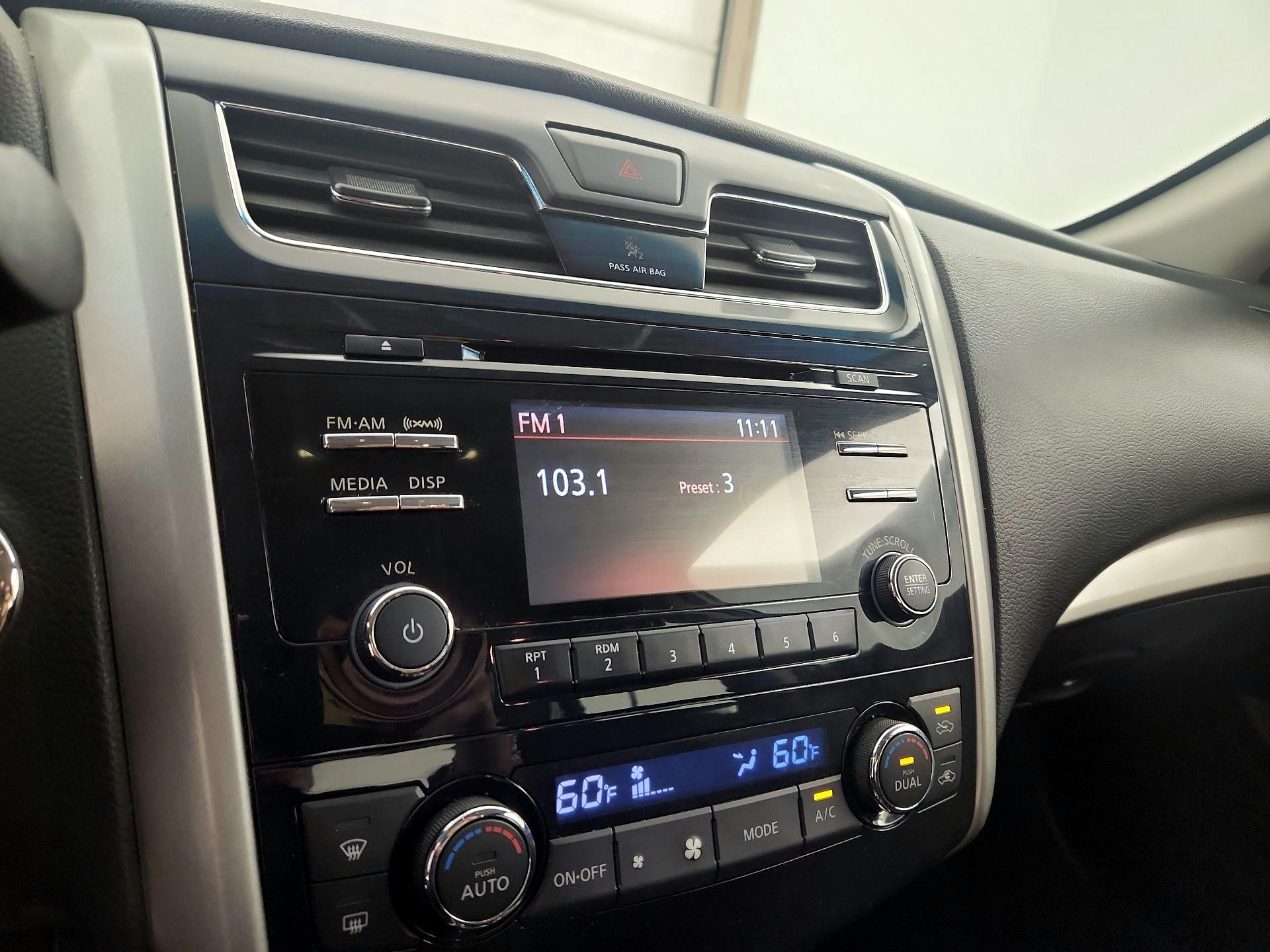 Thumbnail: 2014 Nissan Altima - 15
