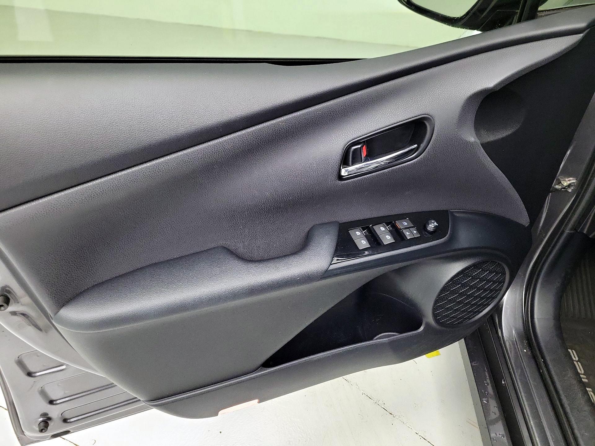 Thumbnail: 2016 Toyota Prius - 12