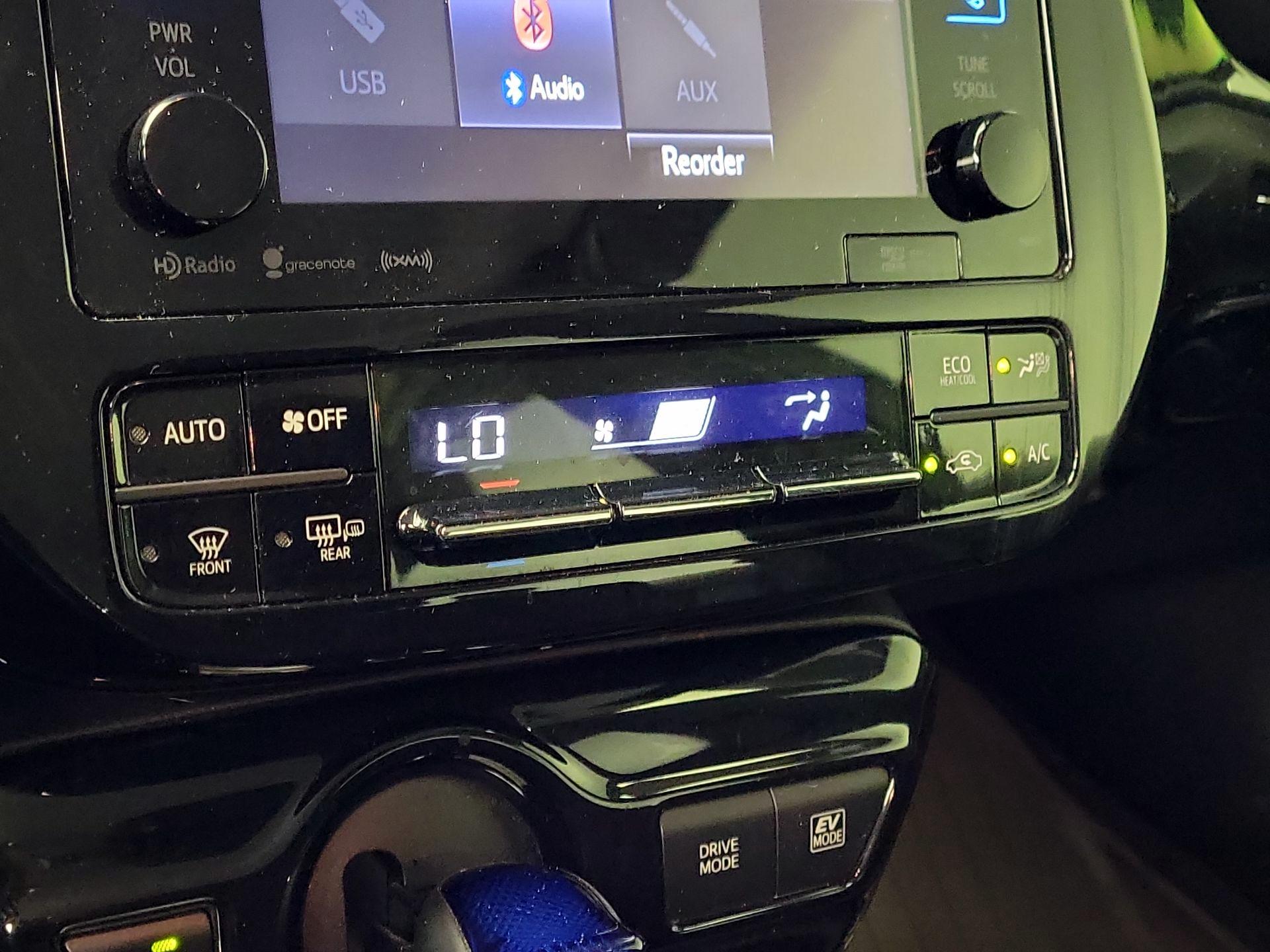 Thumbnail: 2016 Toyota Prius - 16