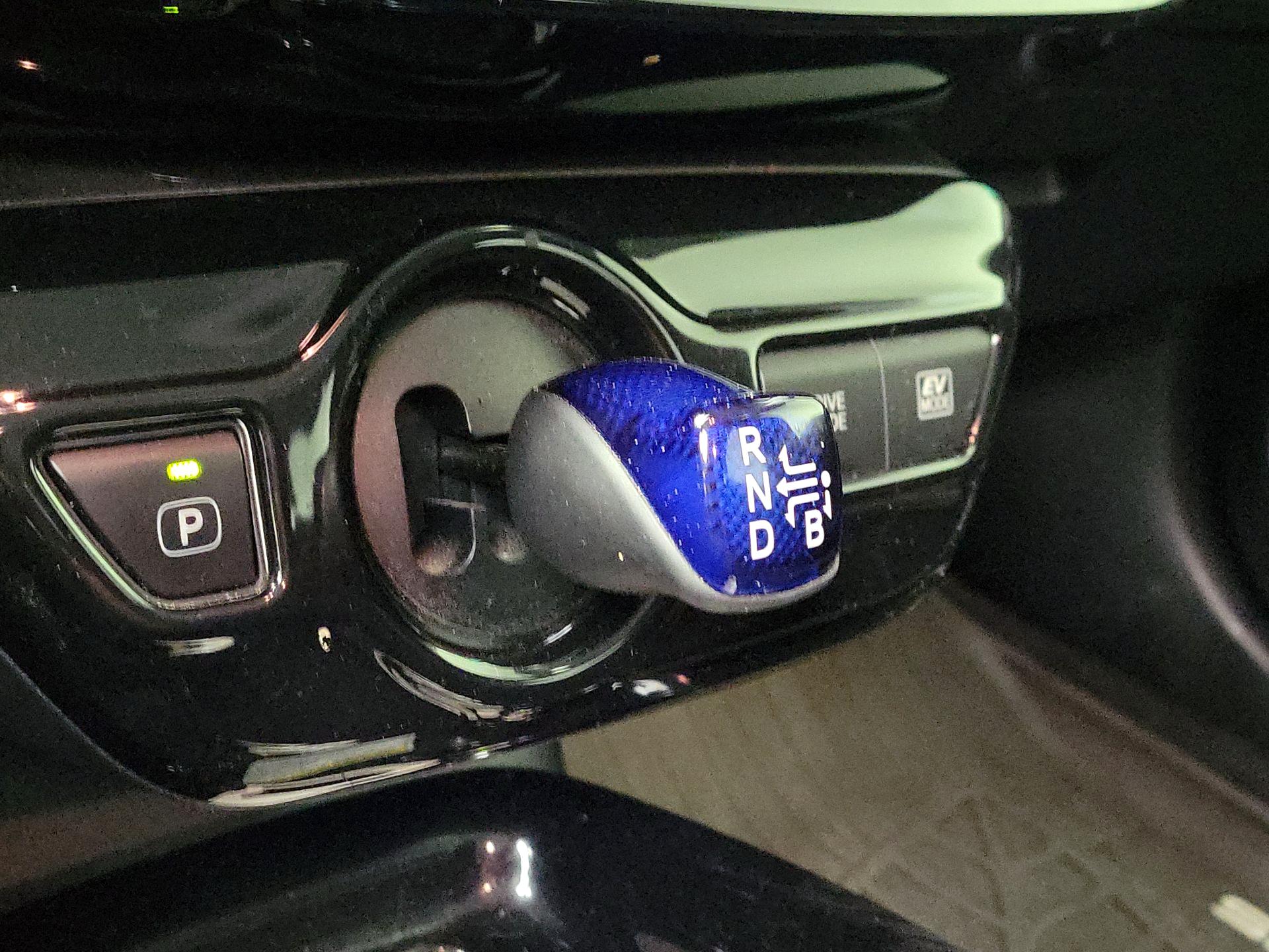 Thumbnail: 2016 Toyota Prius - 17