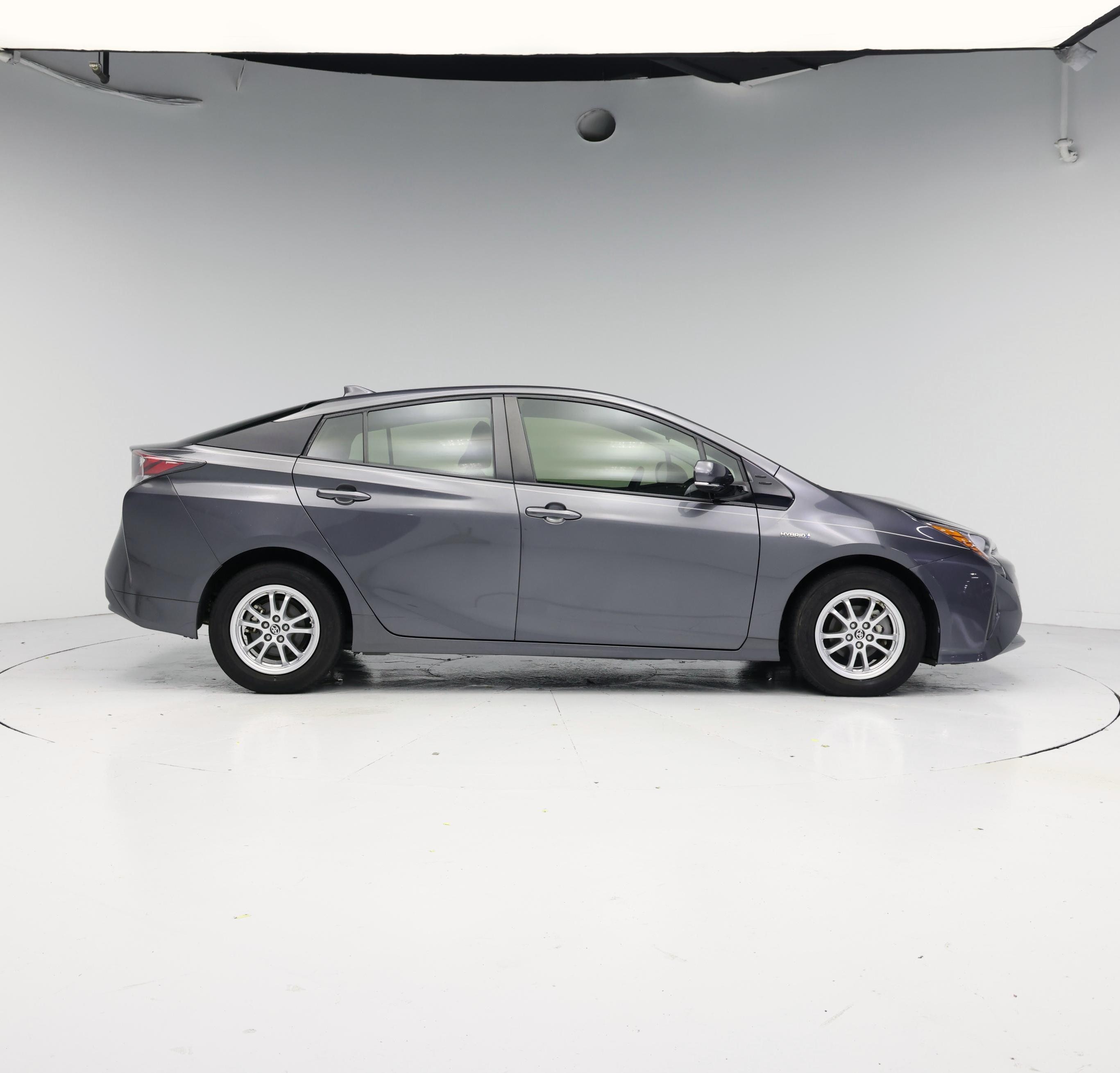 Thumbnail: 2016 Toyota Prius - 7