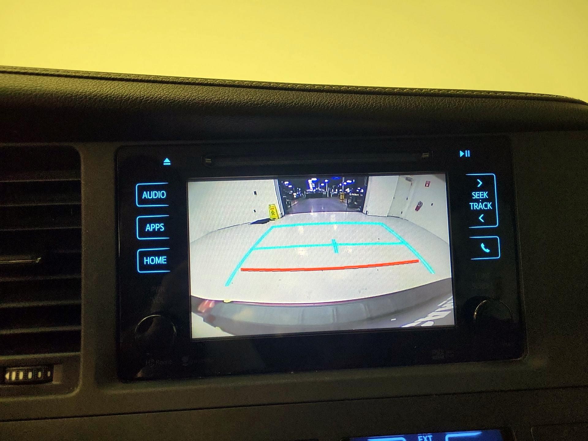 Thumbnail: 2015 Toyota Sienna - 14
