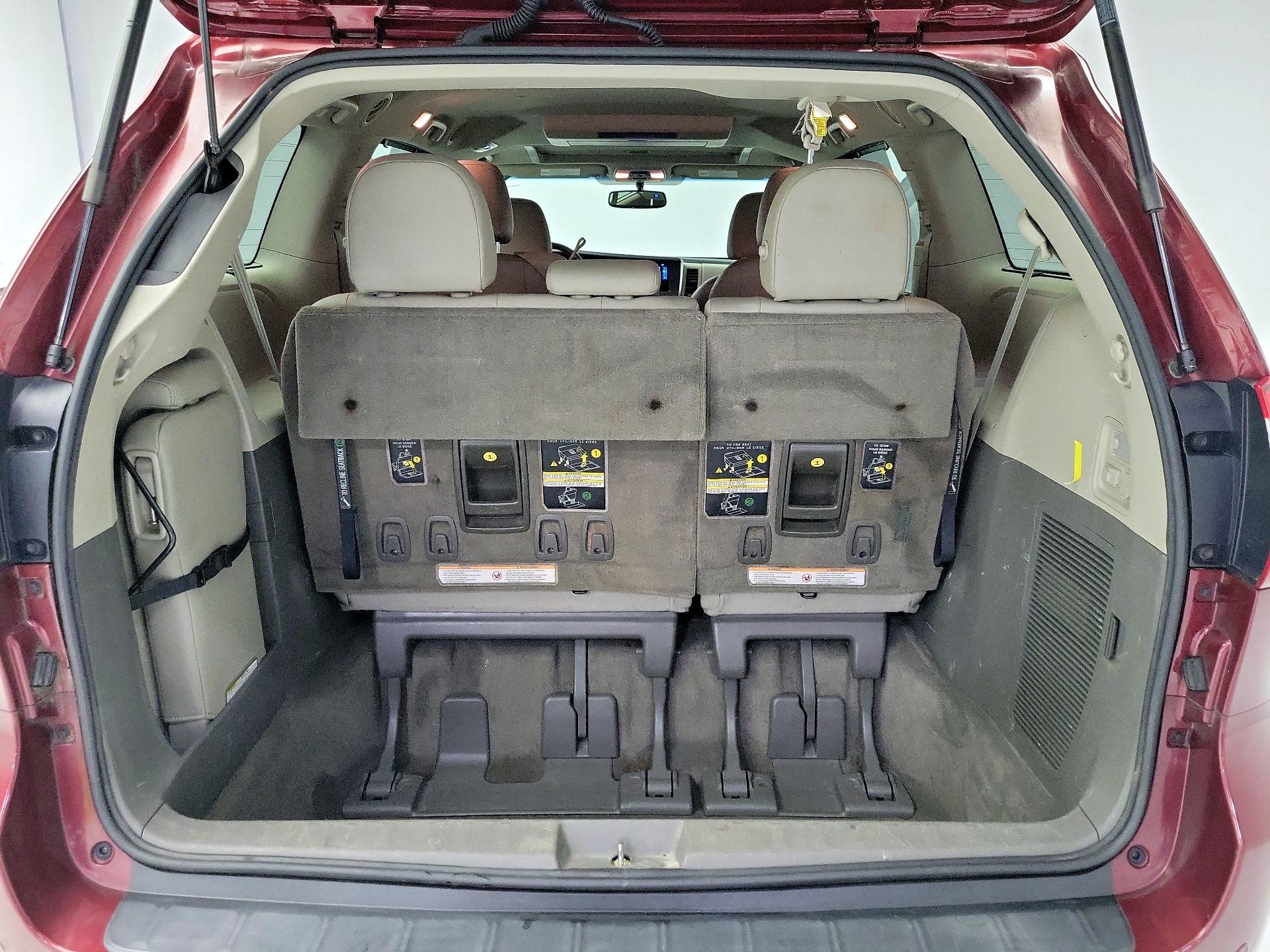 Thumbnail: 2015 Toyota Sienna - 20