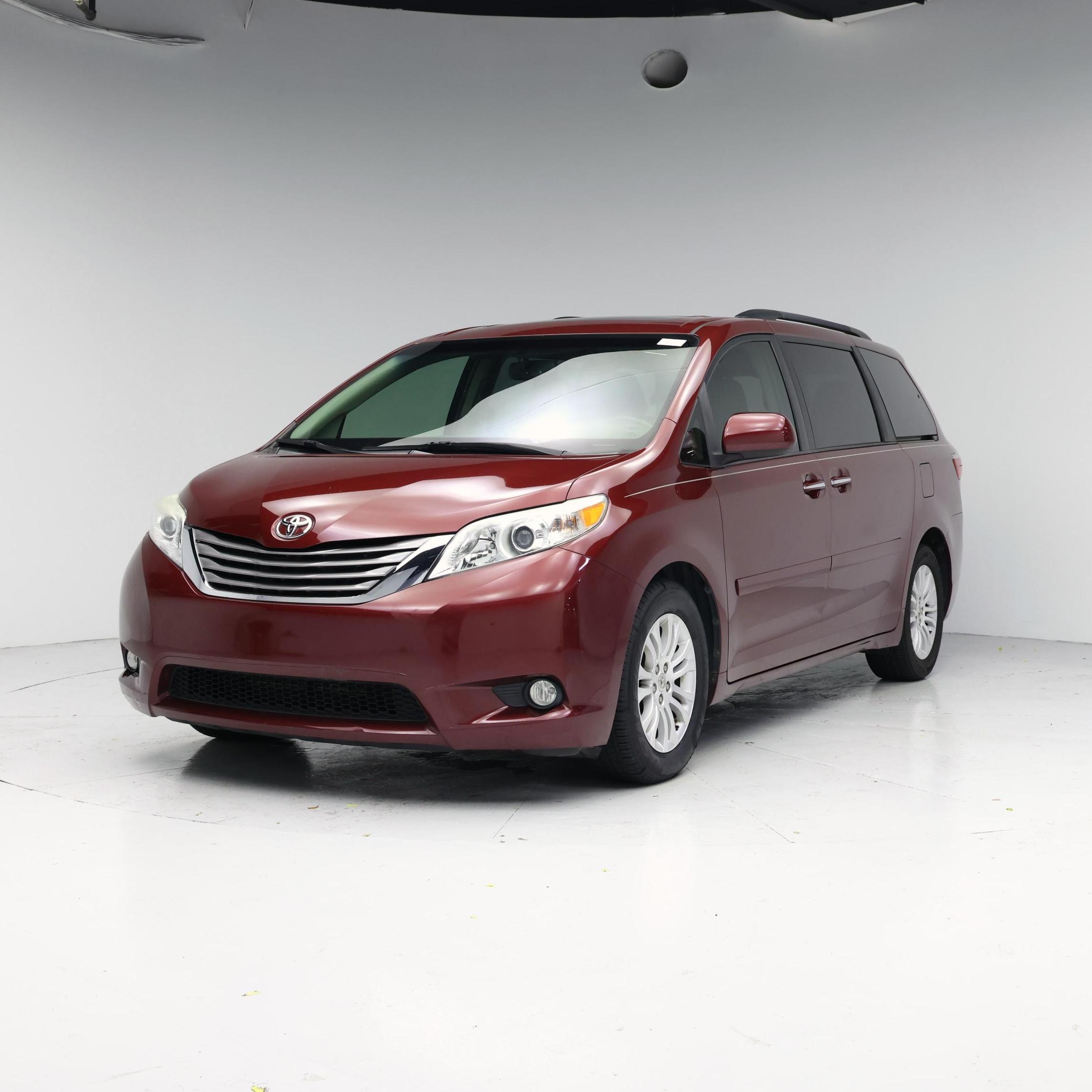 Thumbnail: 2015 Toyota Sienna - 4