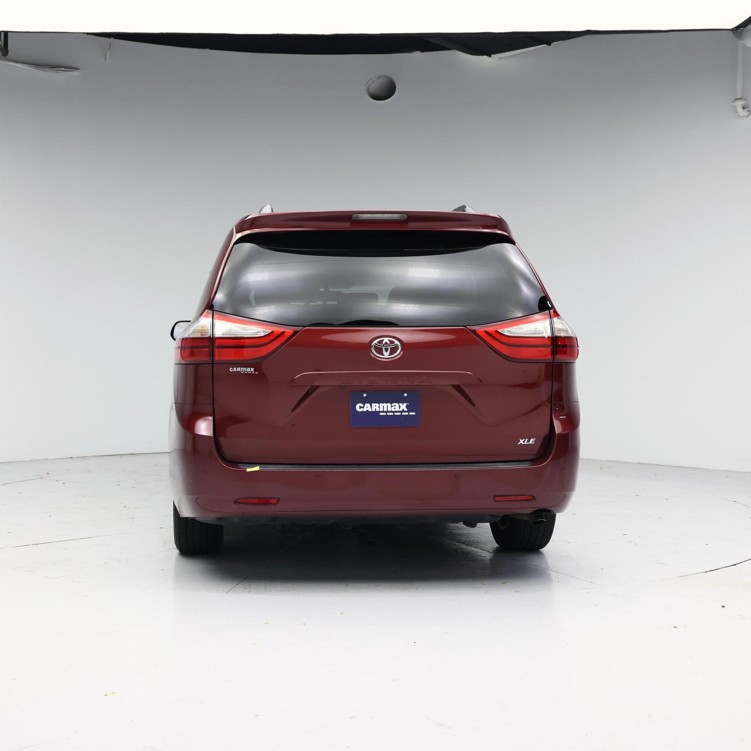 Thumbnail: 2015 Toyota Sienna - 6