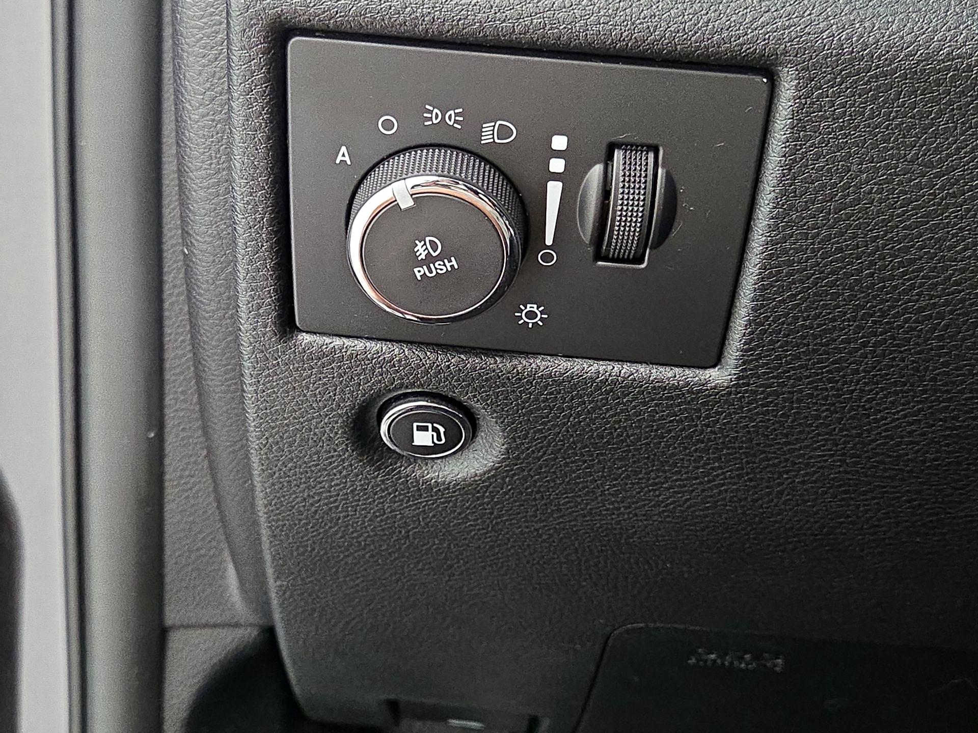 Thumbnail: 2015 Jeep Grand Cherokee - 13