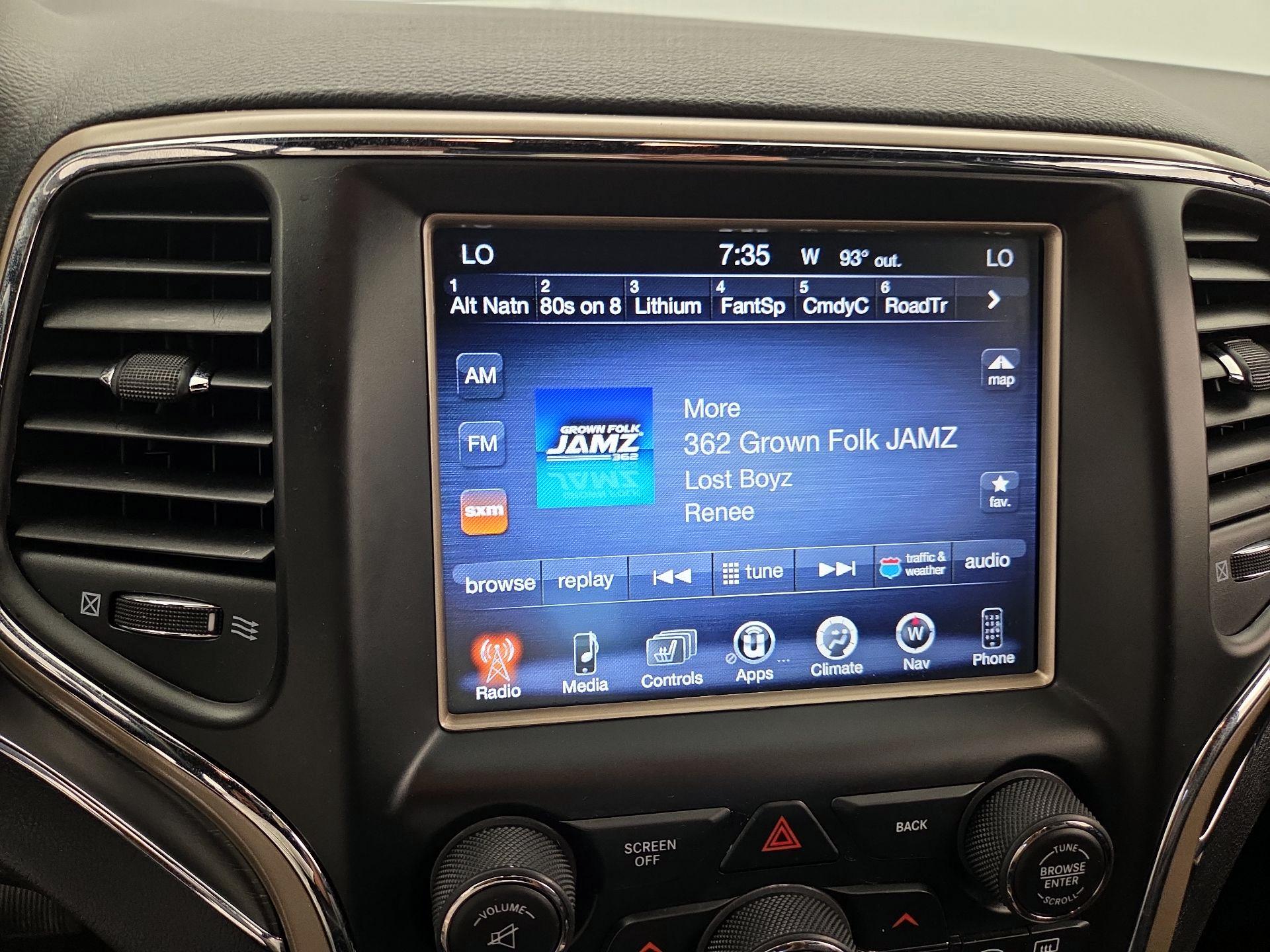 Thumbnail: 2015 Jeep Grand Cherokee - 15