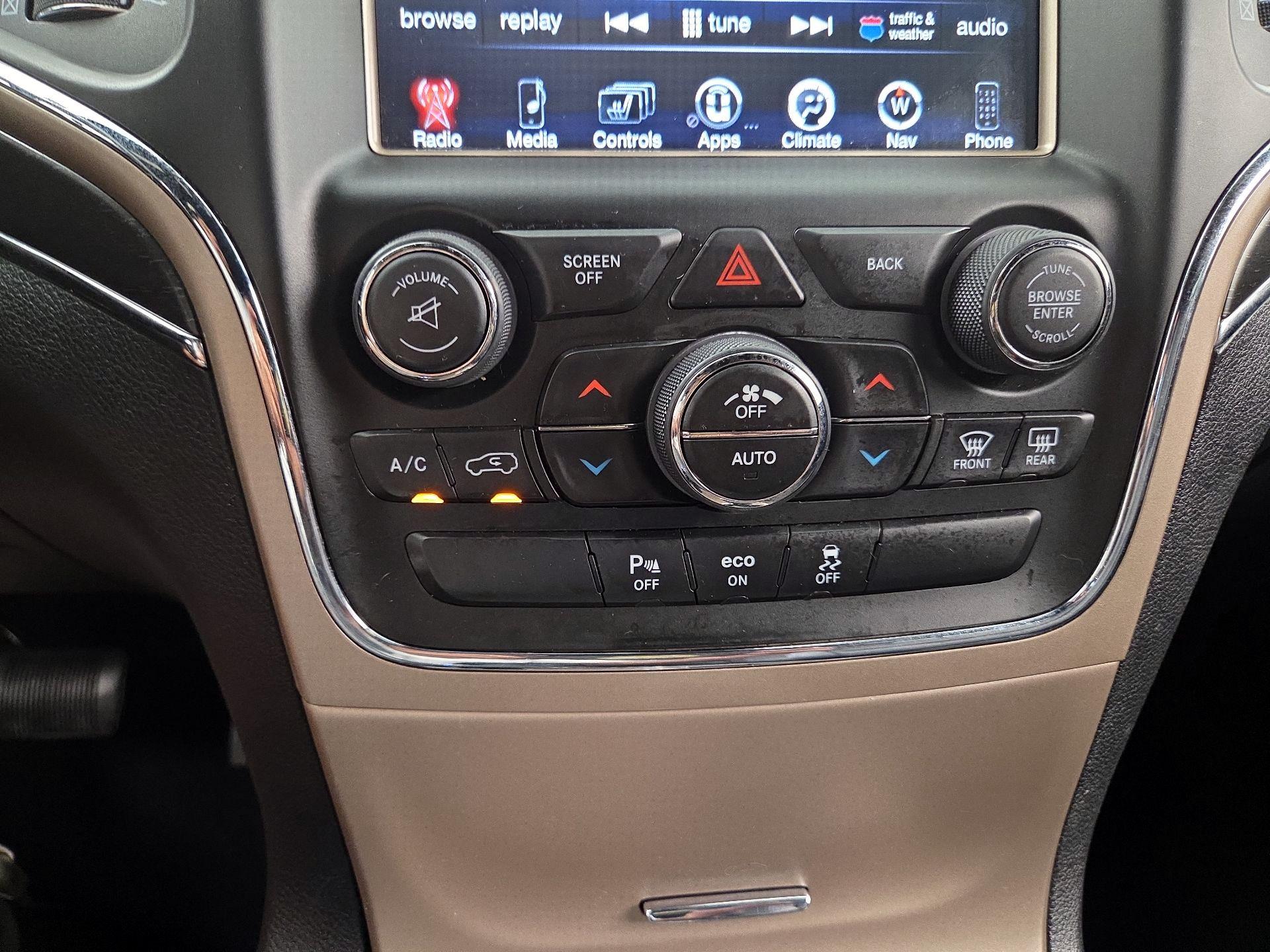 Thumbnail: 2015 Jeep Grand Cherokee - 16