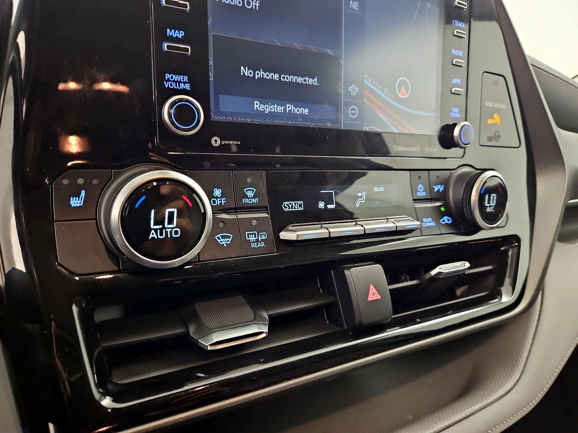 Thumbnail: 2021 Toyota Highlander - 17