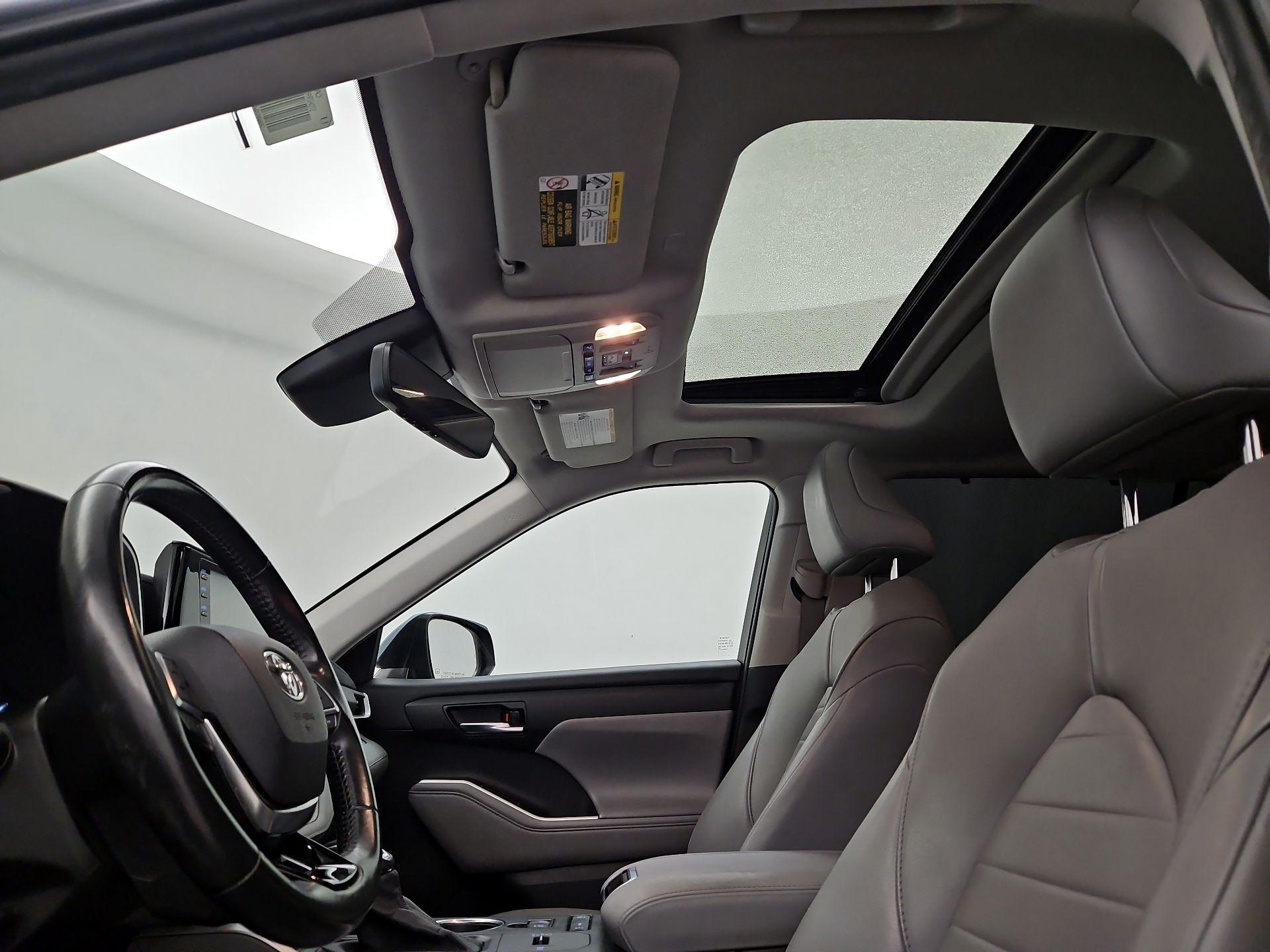 Thumbnail: 2021 Toyota Highlander - 20