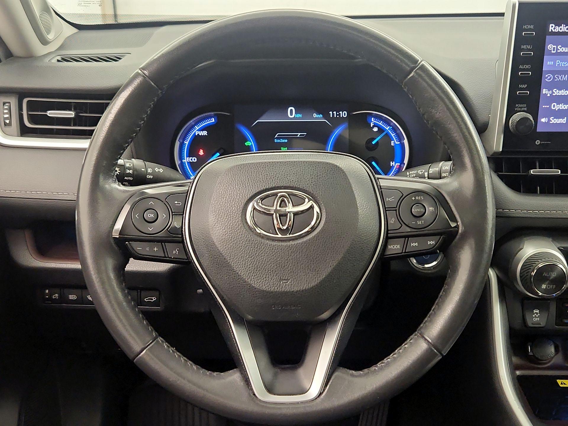 Thumbnail: 2022 Toyota RAV4 - 10