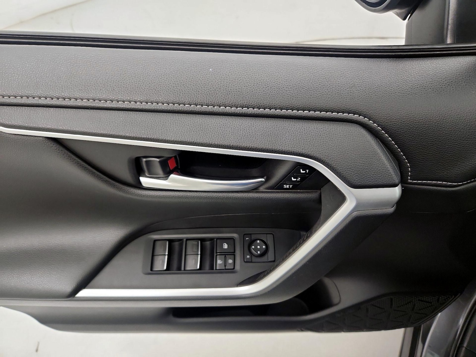 2022 Toyota RAV4 Limited - Photo 13