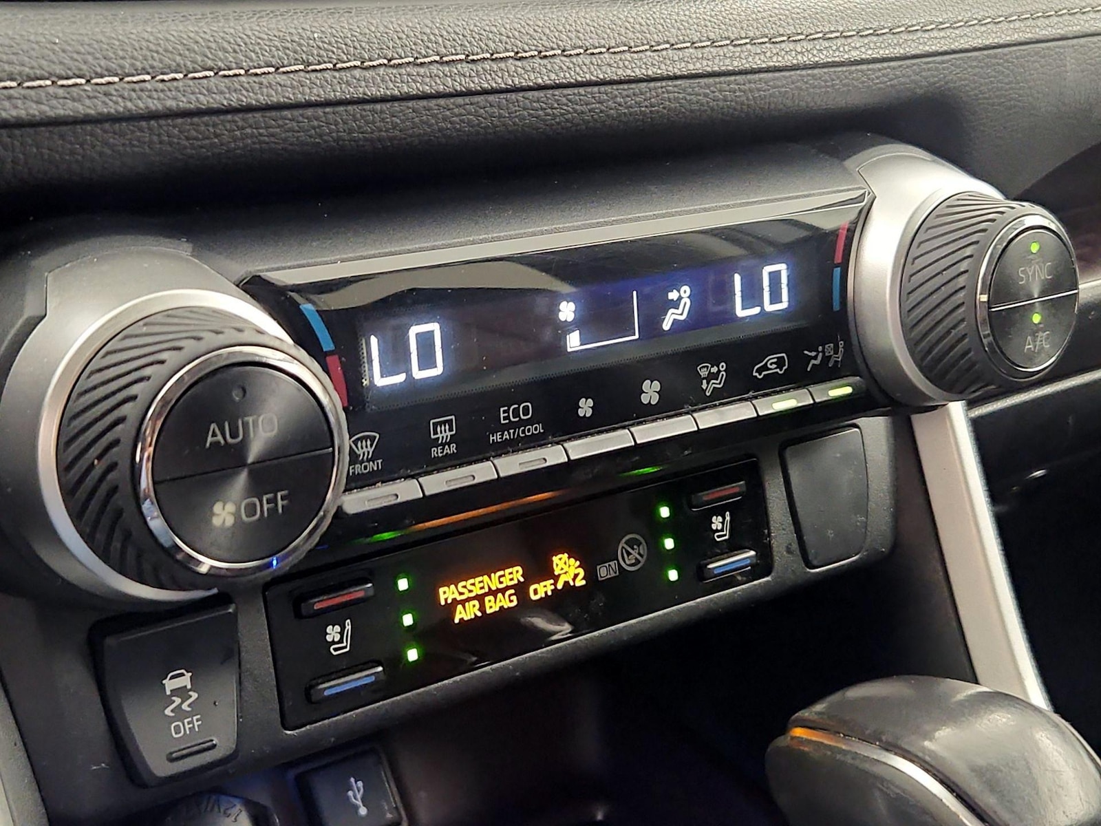 2022 Toyota RAV4 Limited - Photo 17