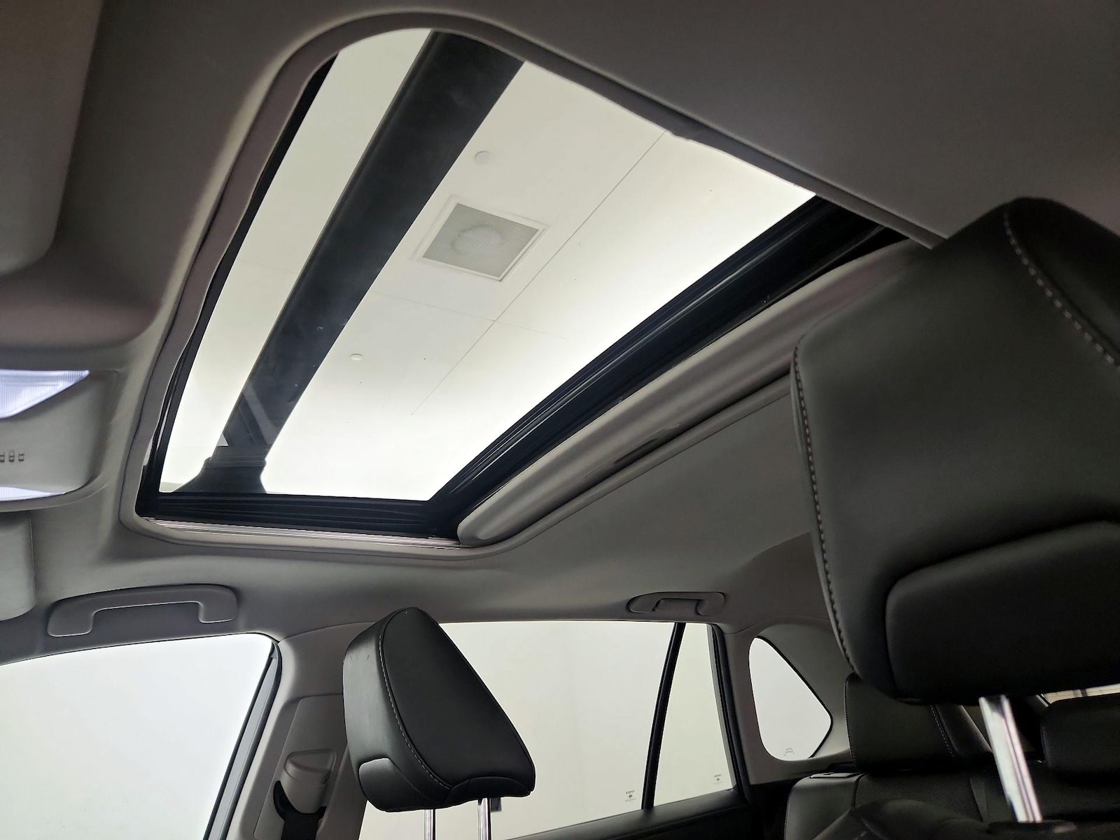 2022 Toyota RAV4 Limited - Photo 20