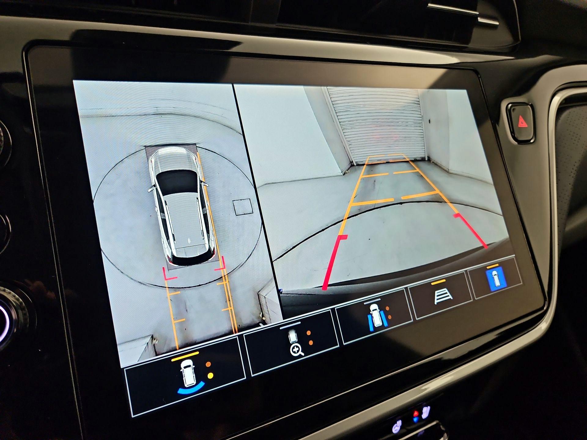Thumbnail: 2023 Chevrolet Bolt EUV - 14