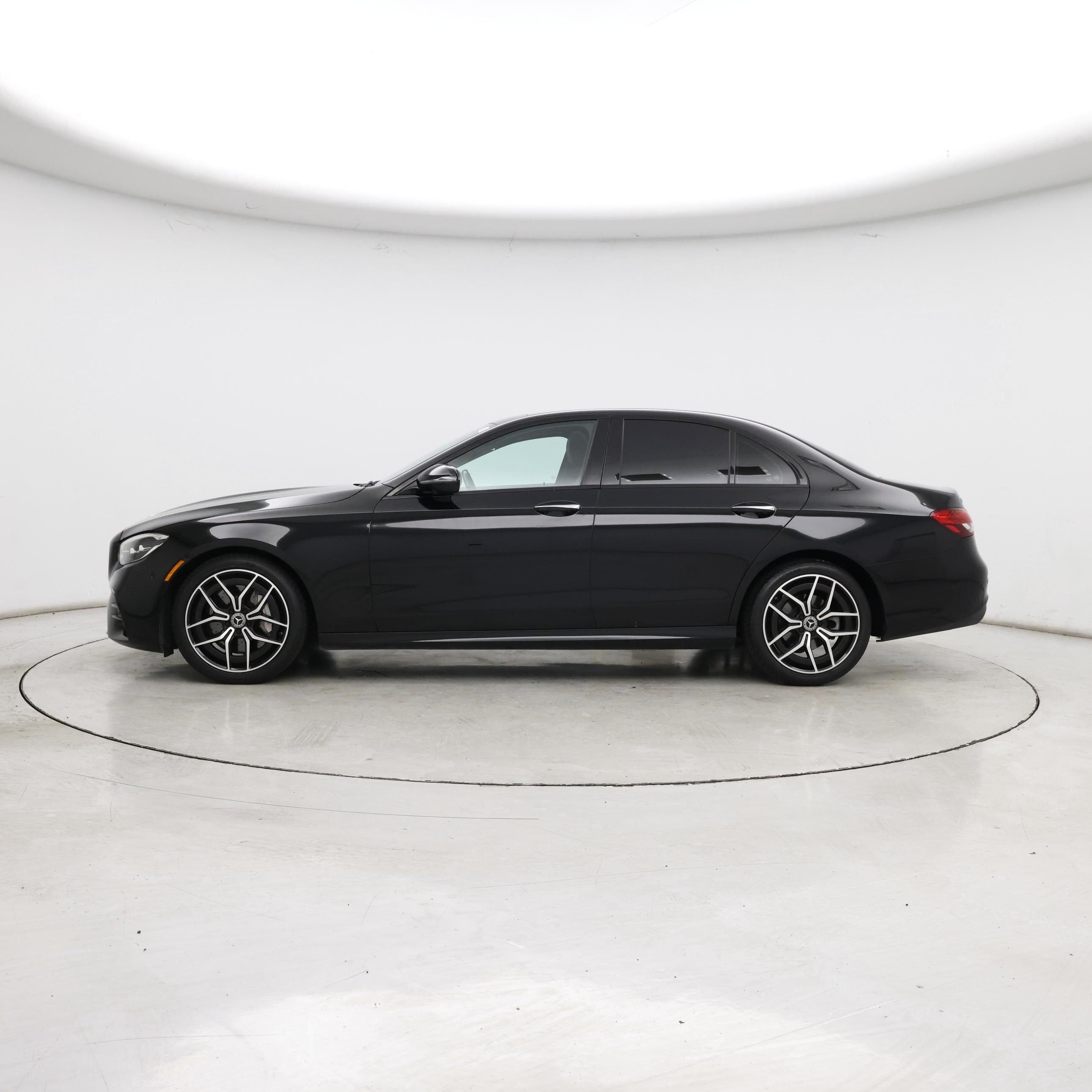 Thumbnail: 2023 Mercedes-Benz E-Class - 3