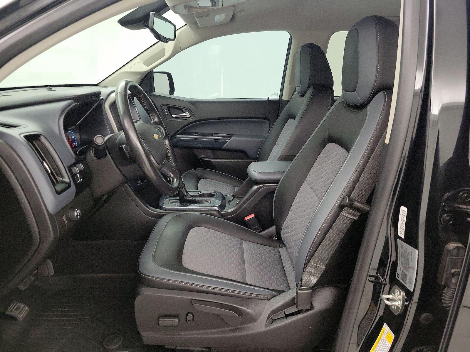 2021 Chevrolet Colorado Z71 - Photo 12