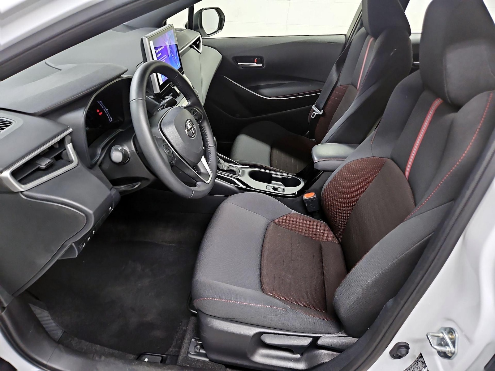 2025 Toyota Corolla SE - Photo 12