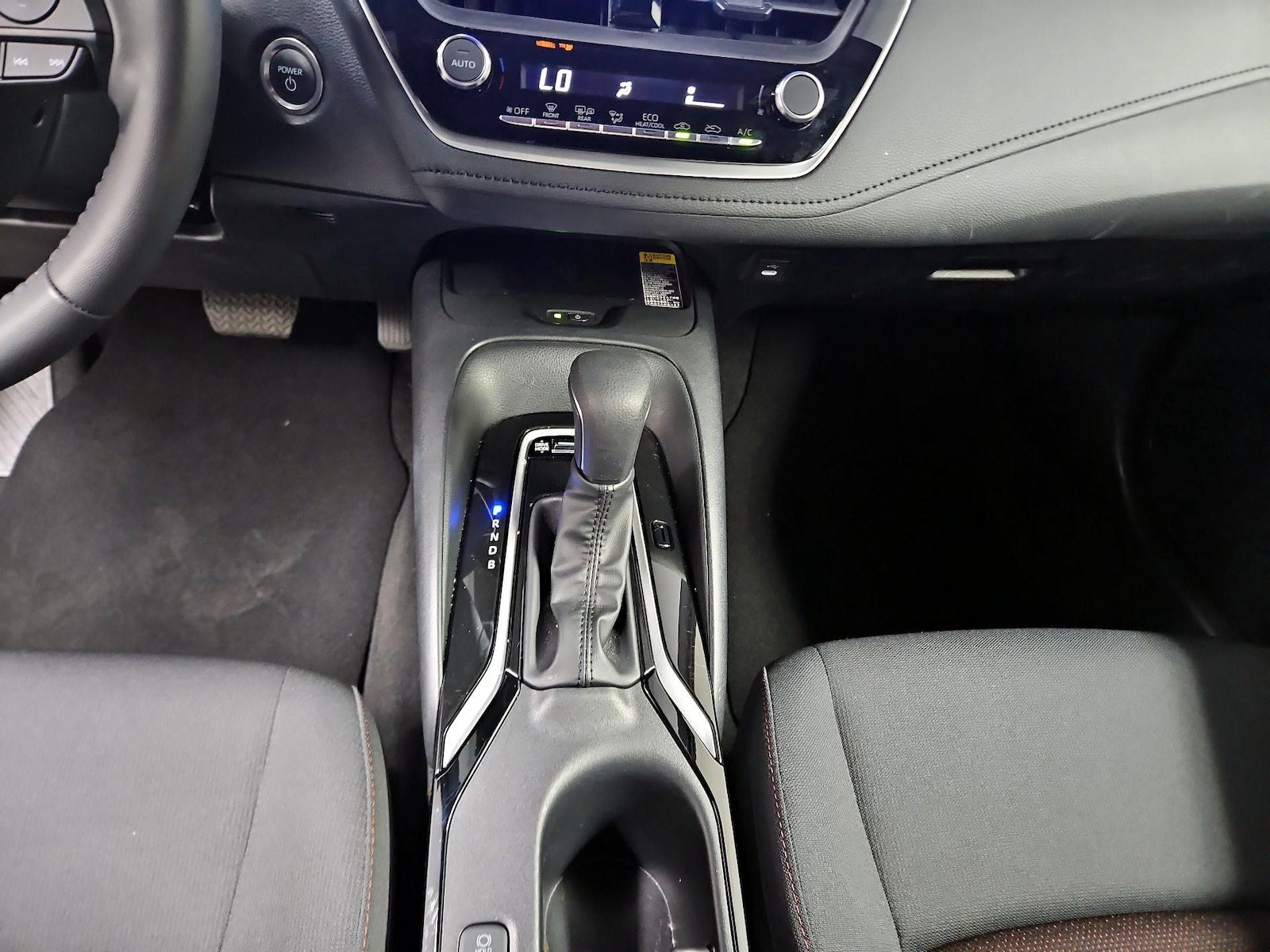 2025 Toyota Corolla SE - Photo 18