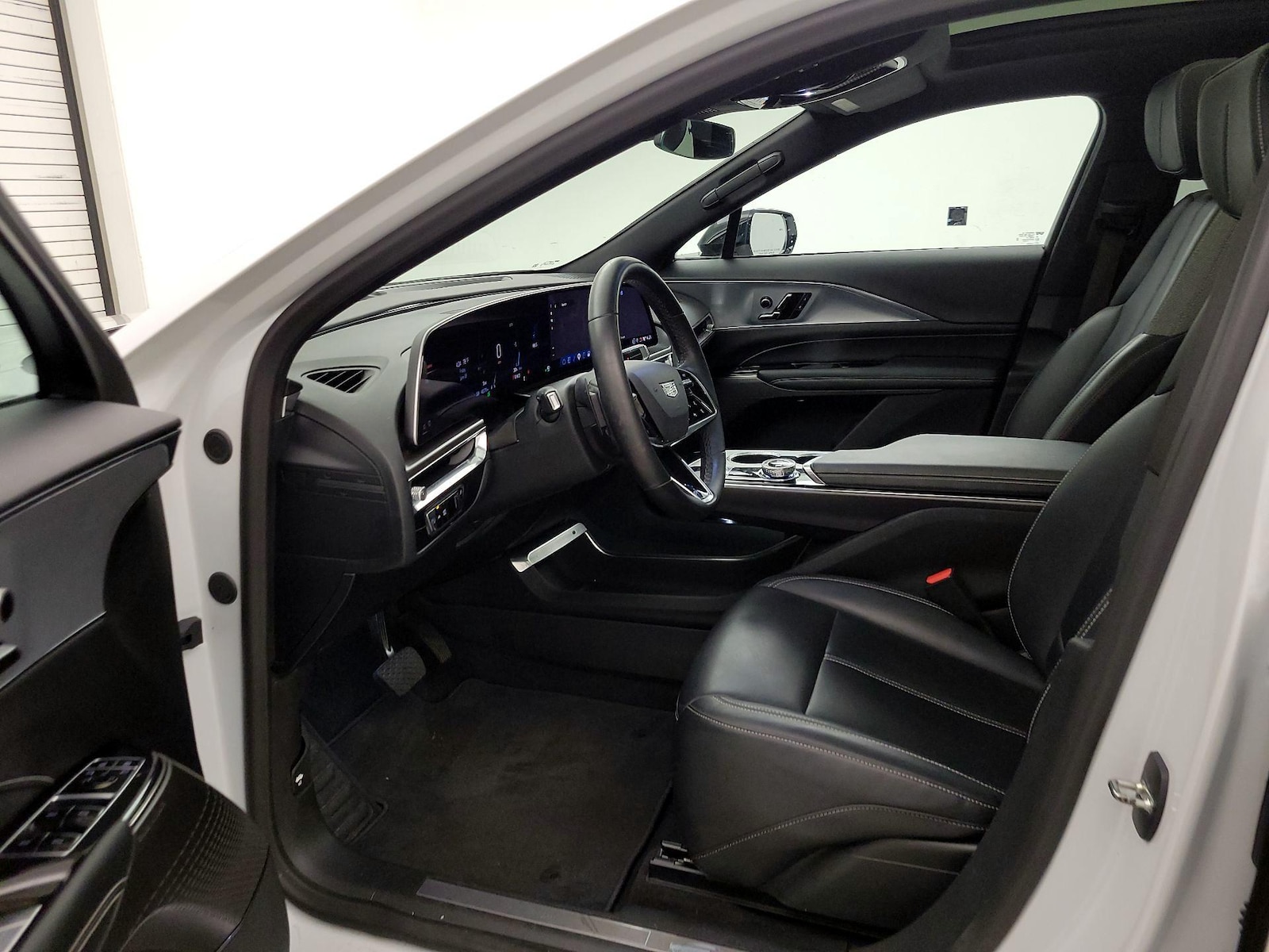 2024 Cadillac LYRIQ Tech - Photo 12
