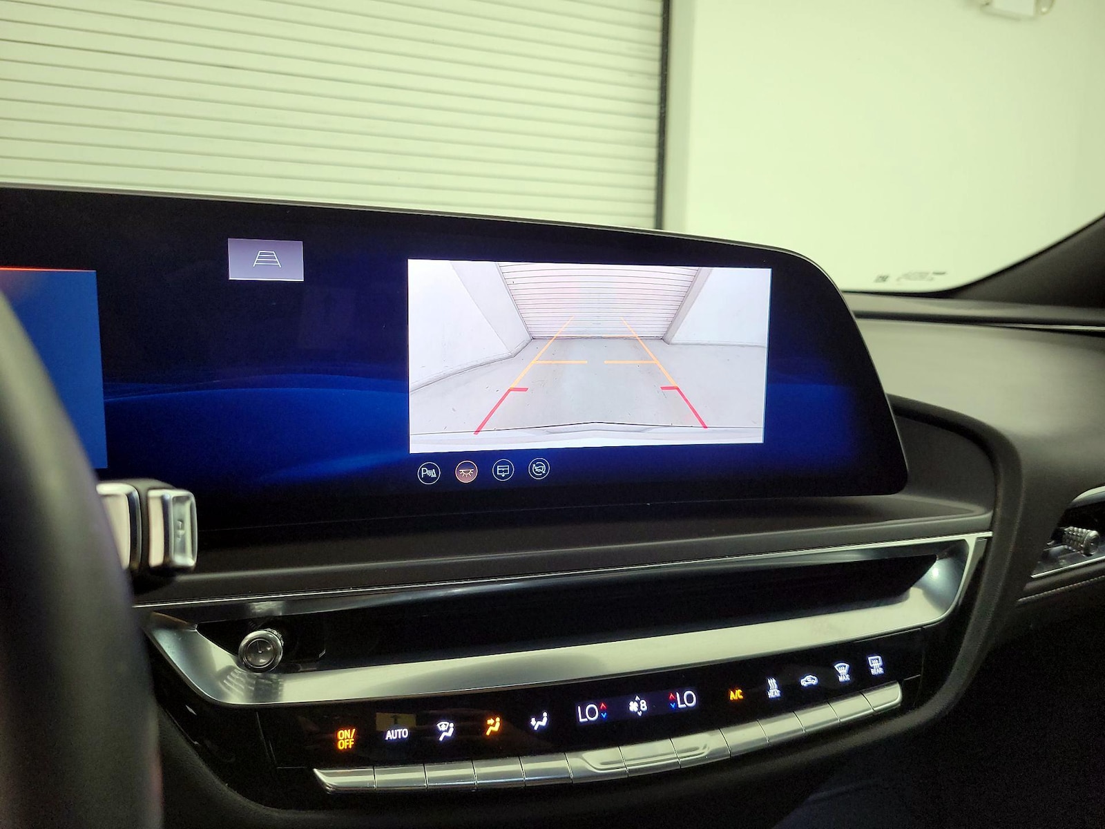 2024 Cadillac LYRIQ Tech - Photo 16