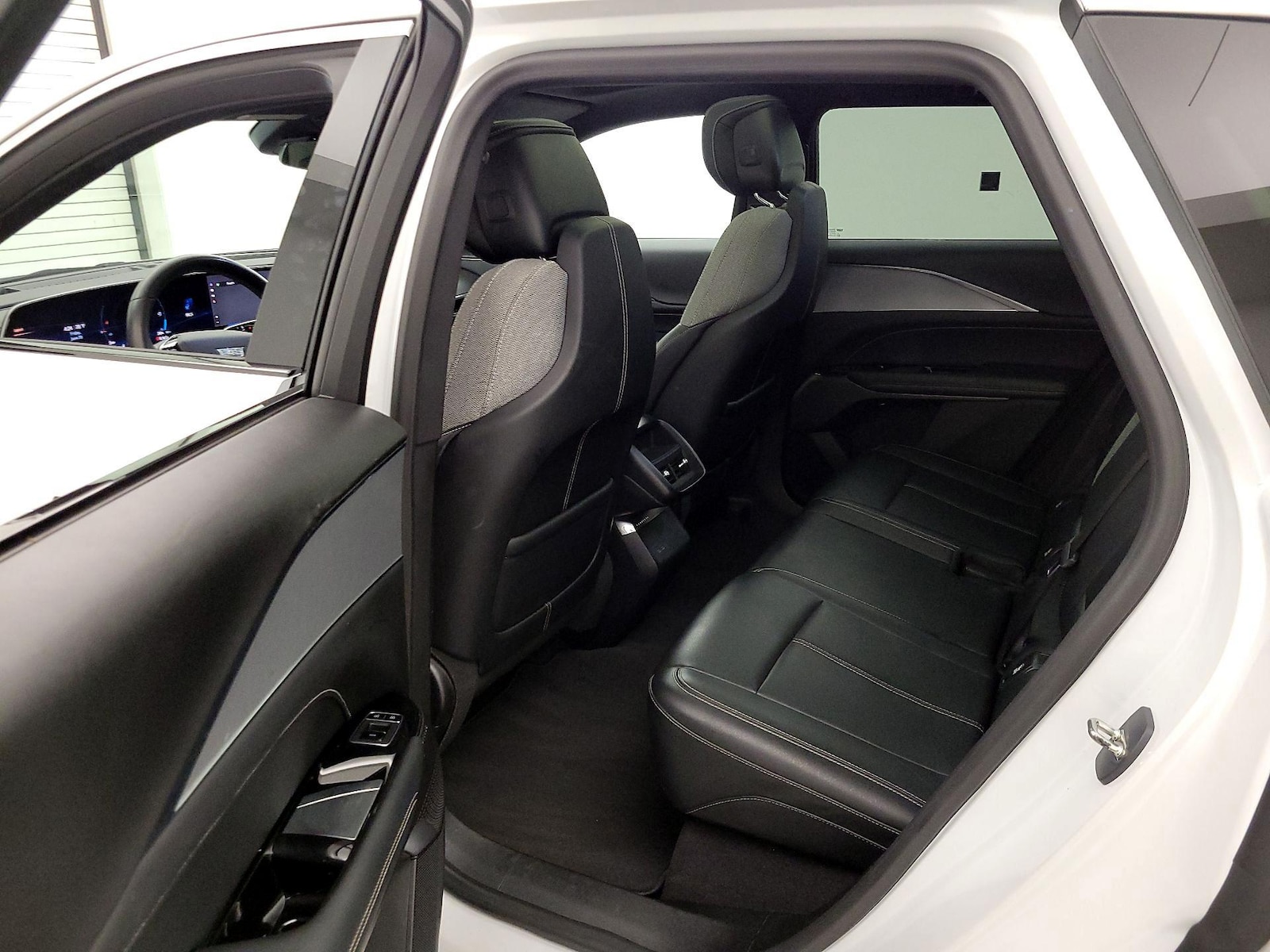 2024 Cadillac LYRIQ Tech - Photo 22