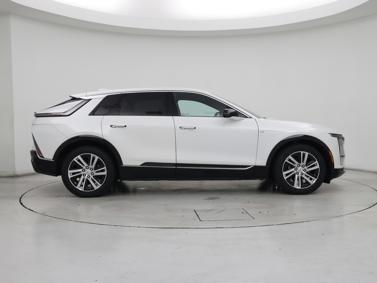2024 Cadillac LYRIQ Tech - Photo 8