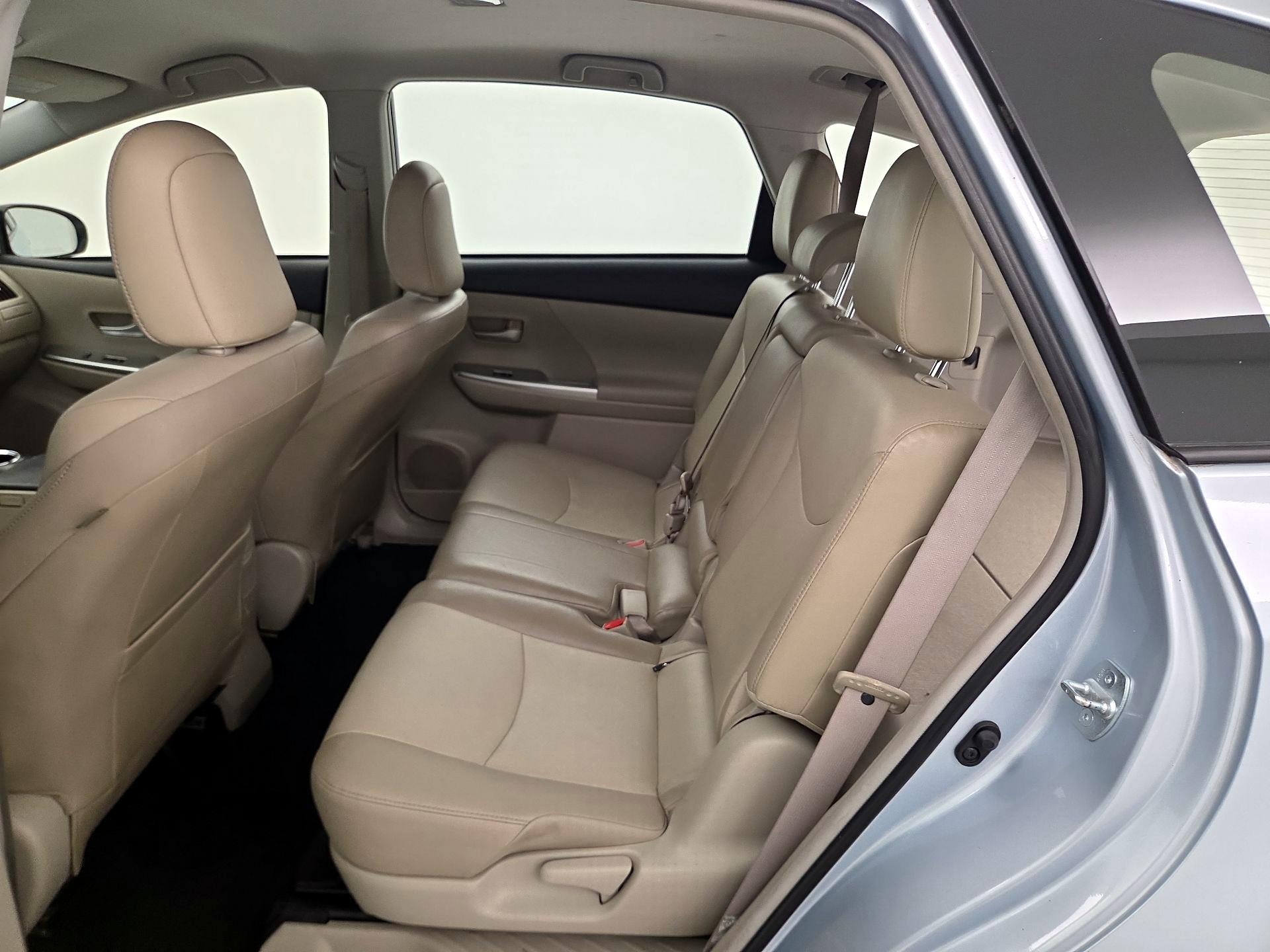 Thumbnail: 2014 Toyota Prius v - 20
