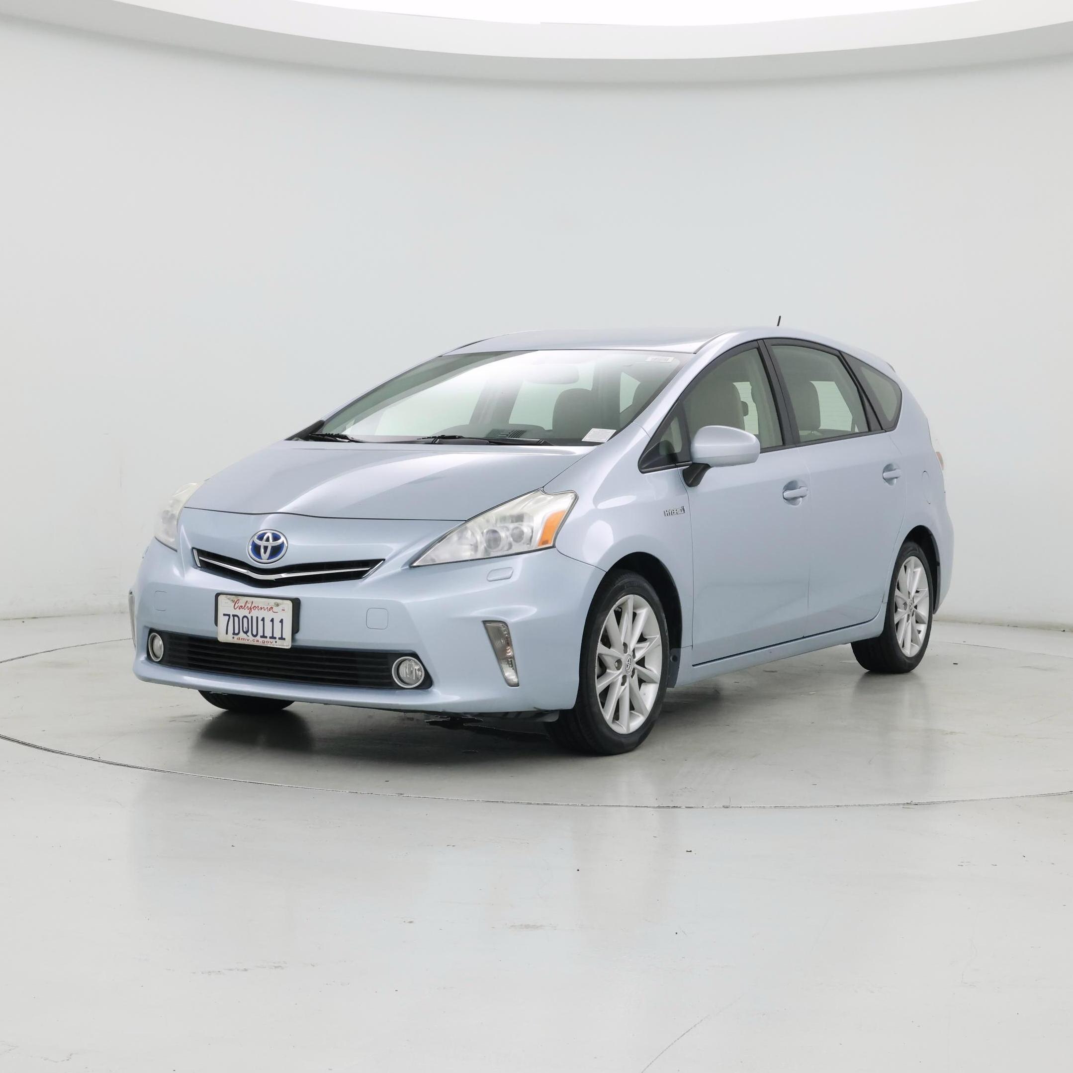 Thumbnail: 2014 Toyota Prius v - 4