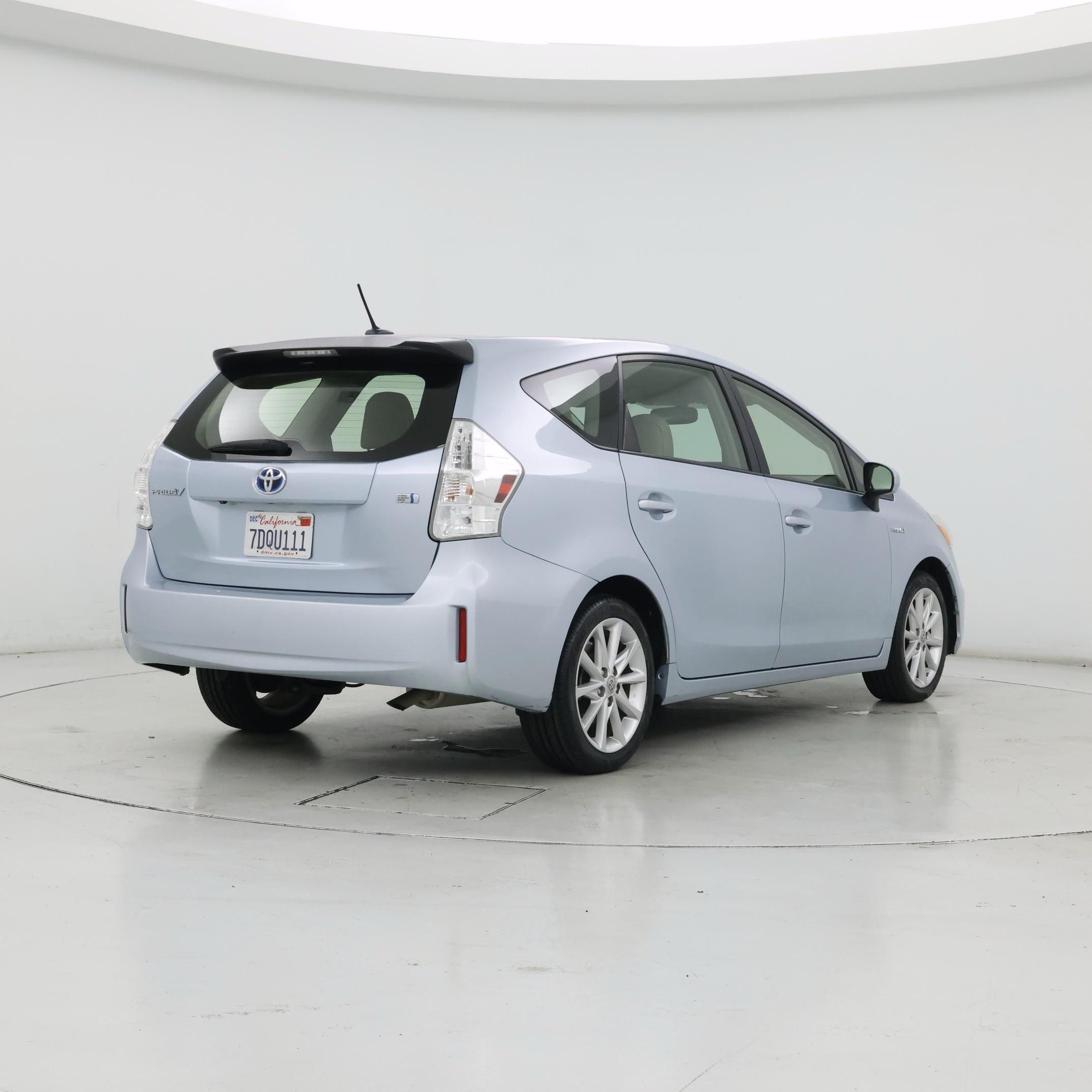 Thumbnail: 2014 Toyota Prius v - 8