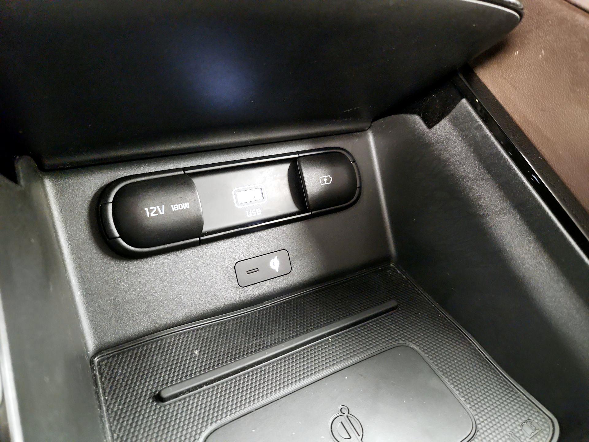 Thumbnail: 2020 Kia Telluride - 19