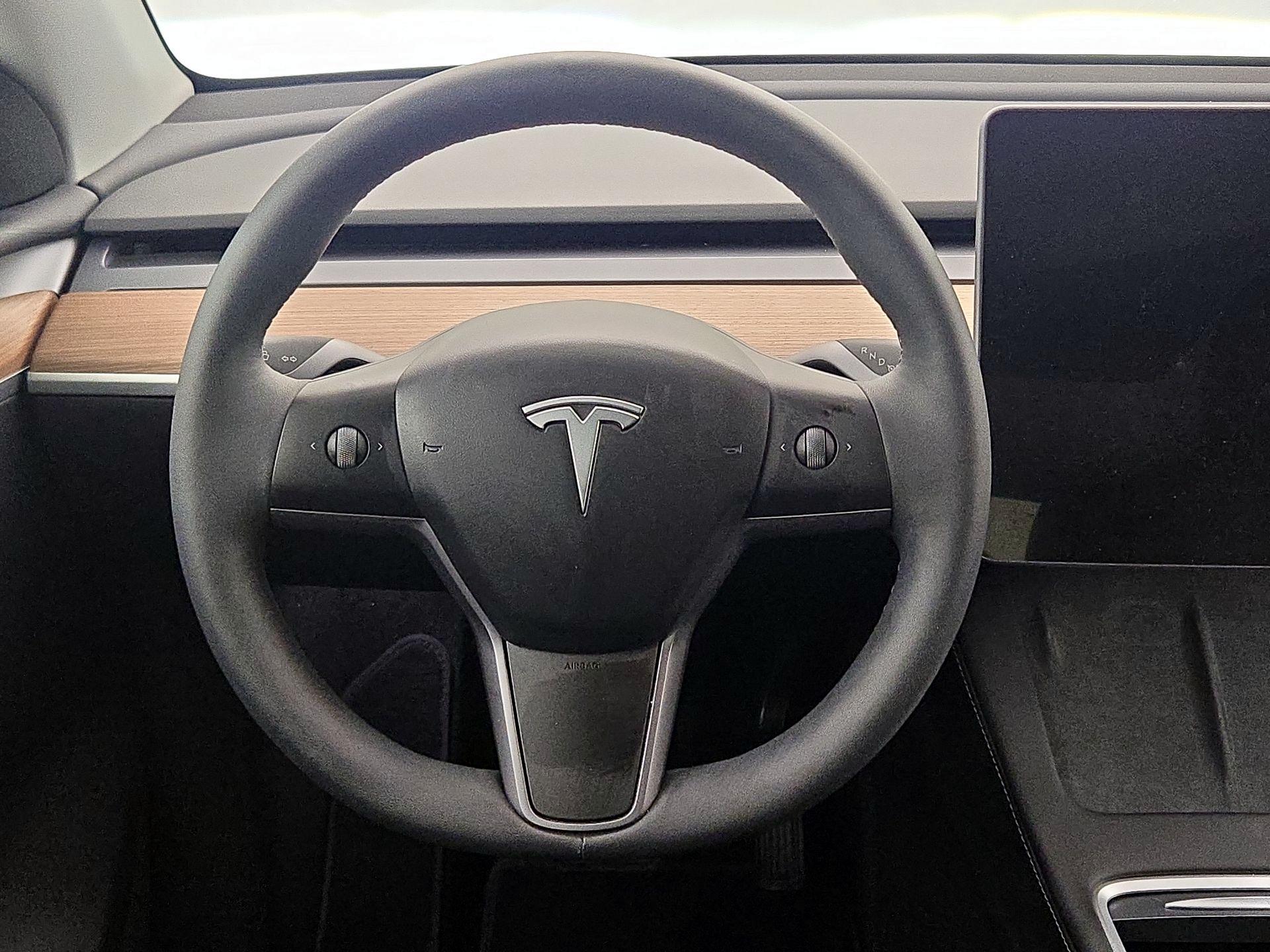 Thumbnail: 2023 Tesla Model Y - 10