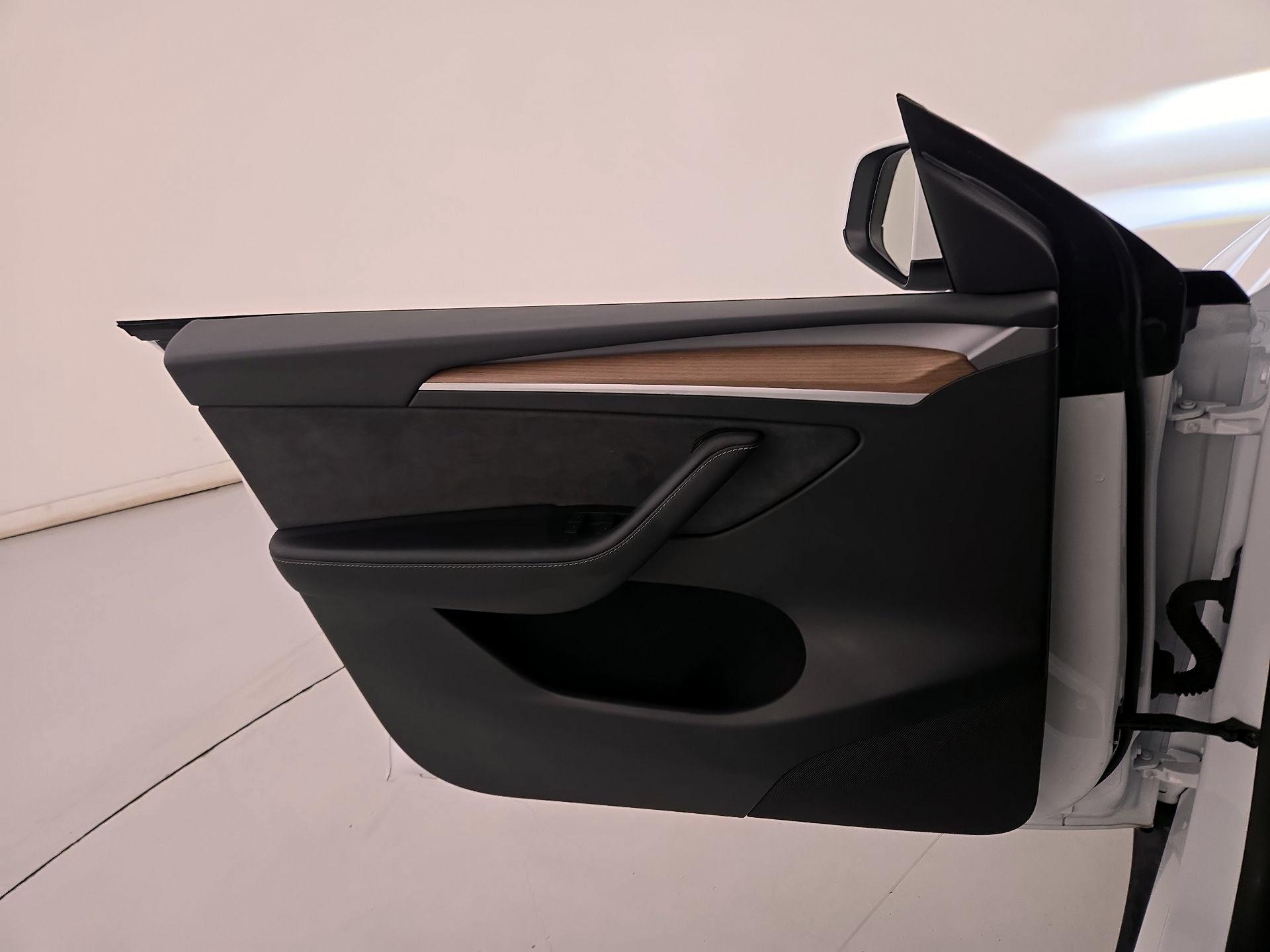 Thumbnail: 2023 Tesla Model Y - 12