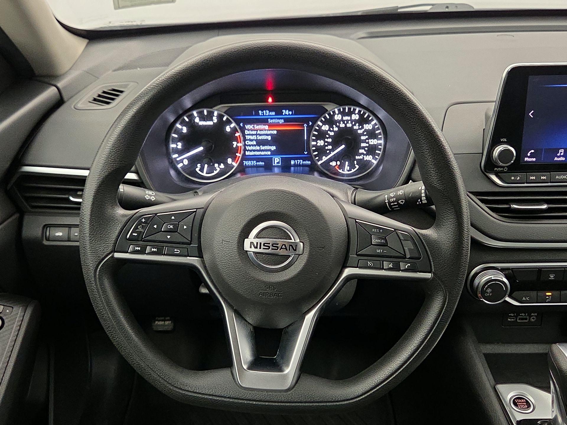 Thumbnail: 2019 Nissan Altima - 10