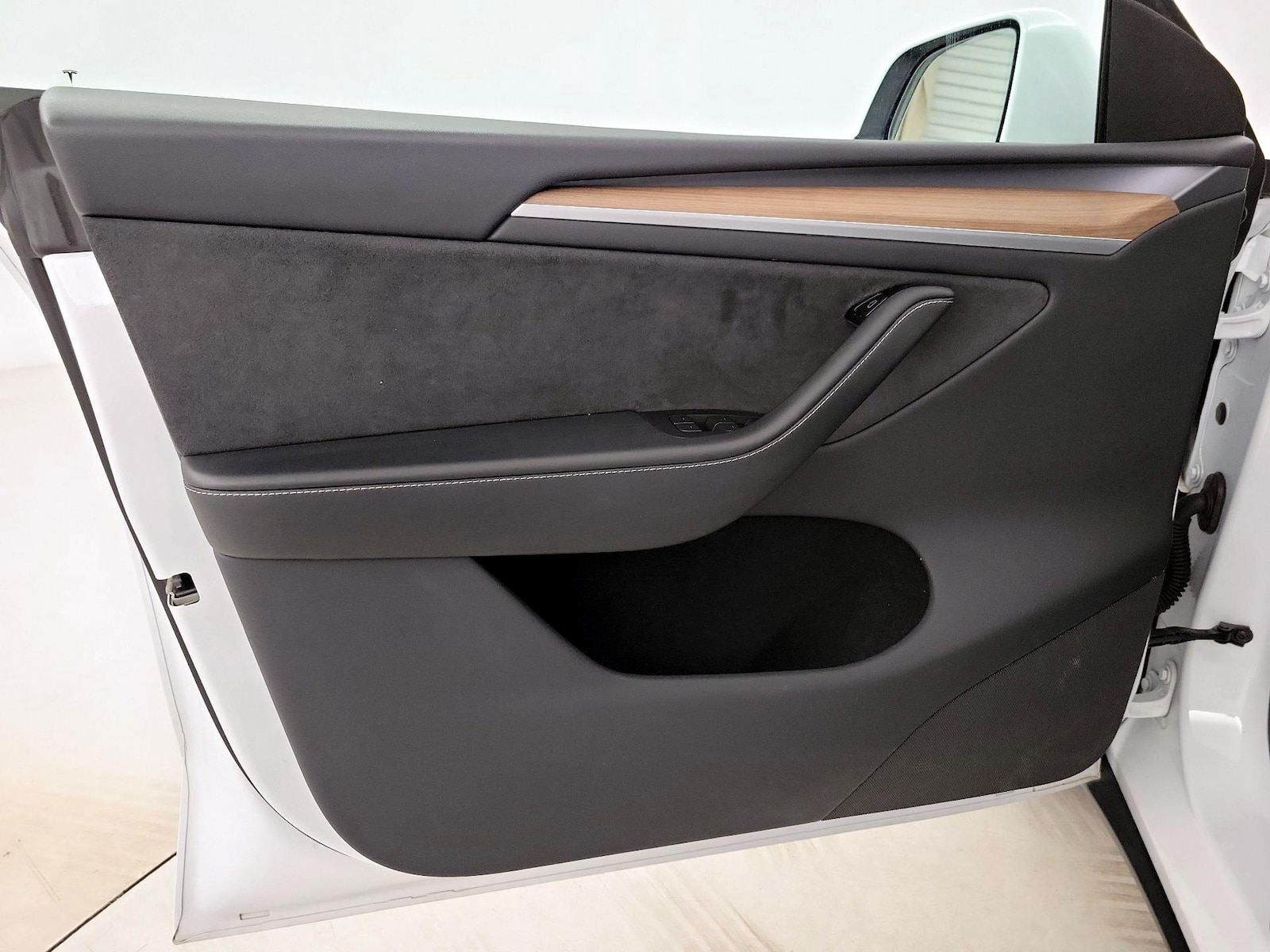 2024 Tesla Model Y Long Range - Photo 13