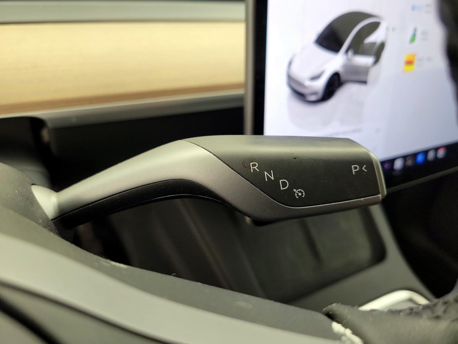 2024 Tesla Model Y Long Range - Photo 18