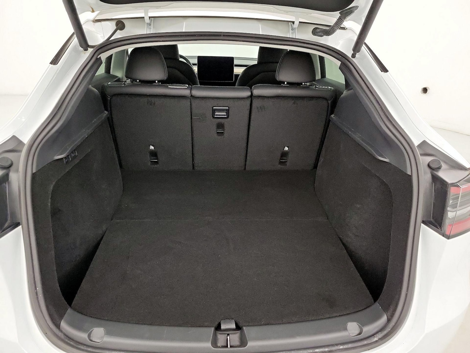 2024 Tesla Model Y Long Range - Photo 22