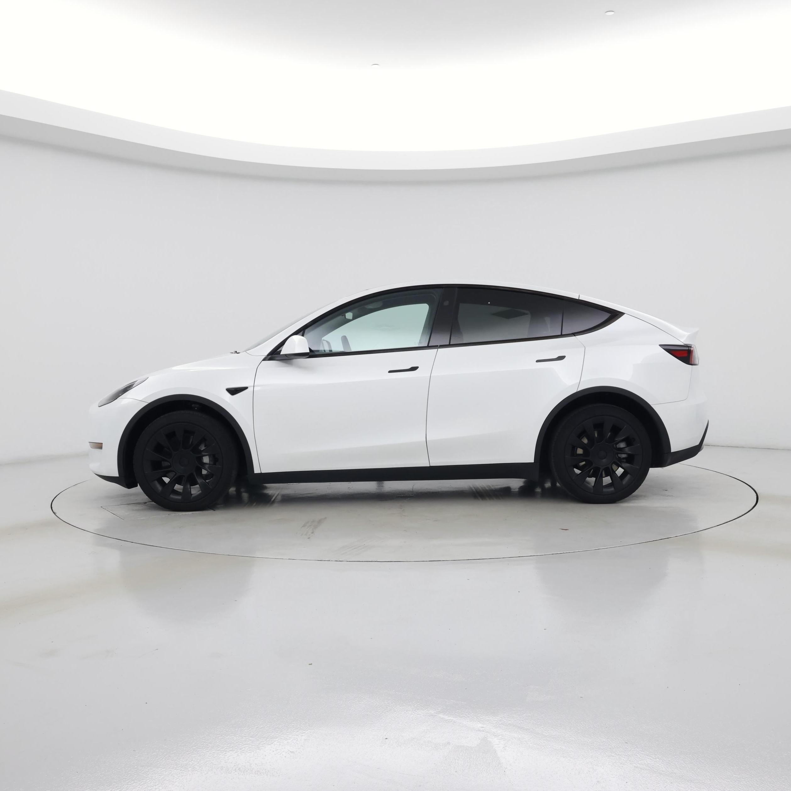 Thumbnail: 2024 Tesla Model Y - 3