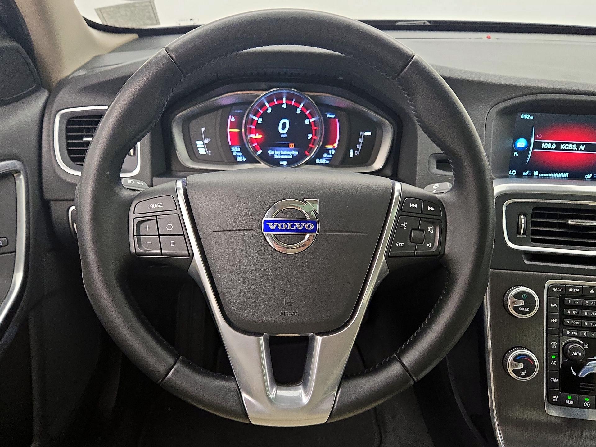 Thumbnail: 2016 Volvo S60 - 10