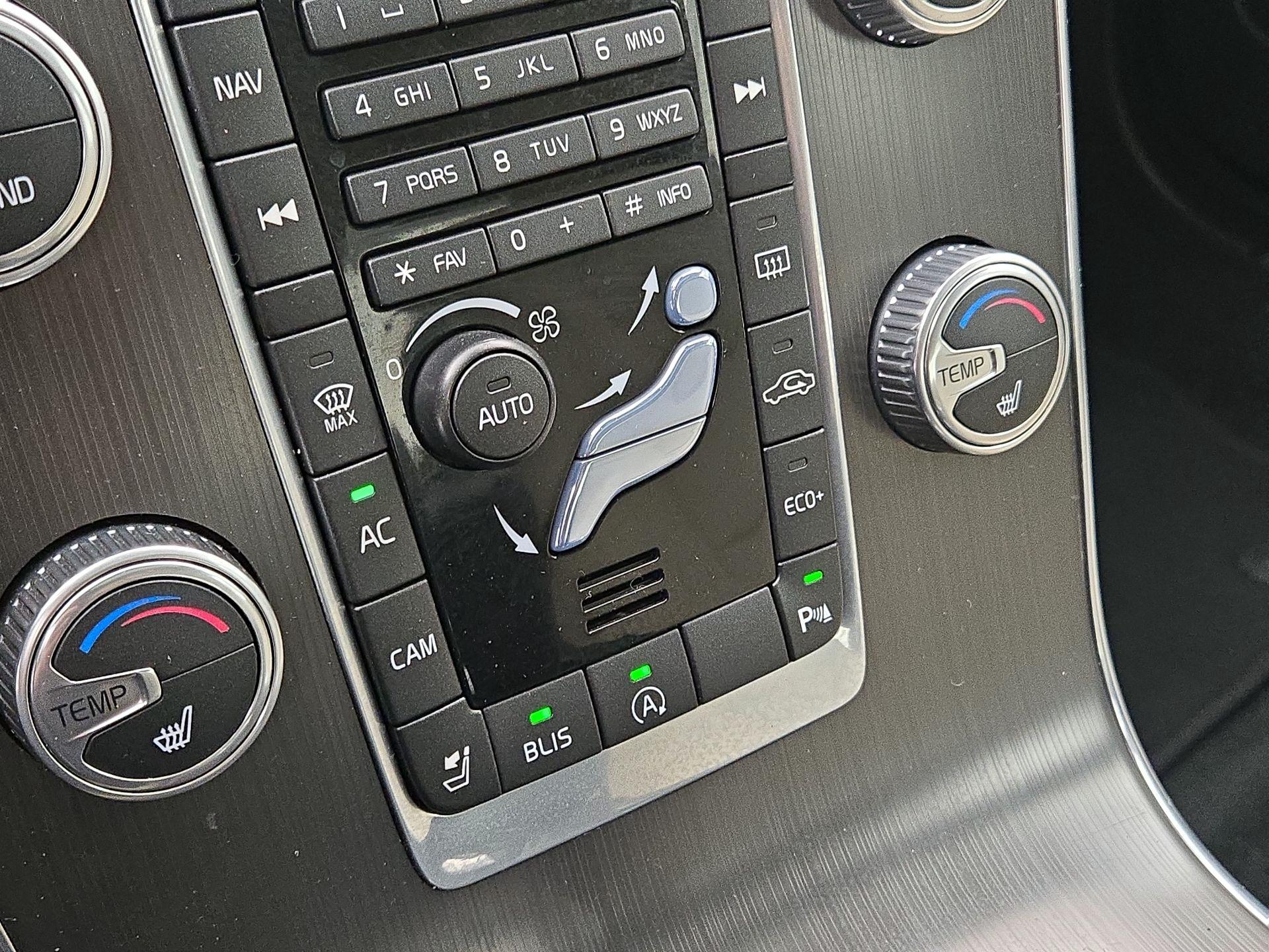 Thumbnail: 2016 Volvo S60 - 16