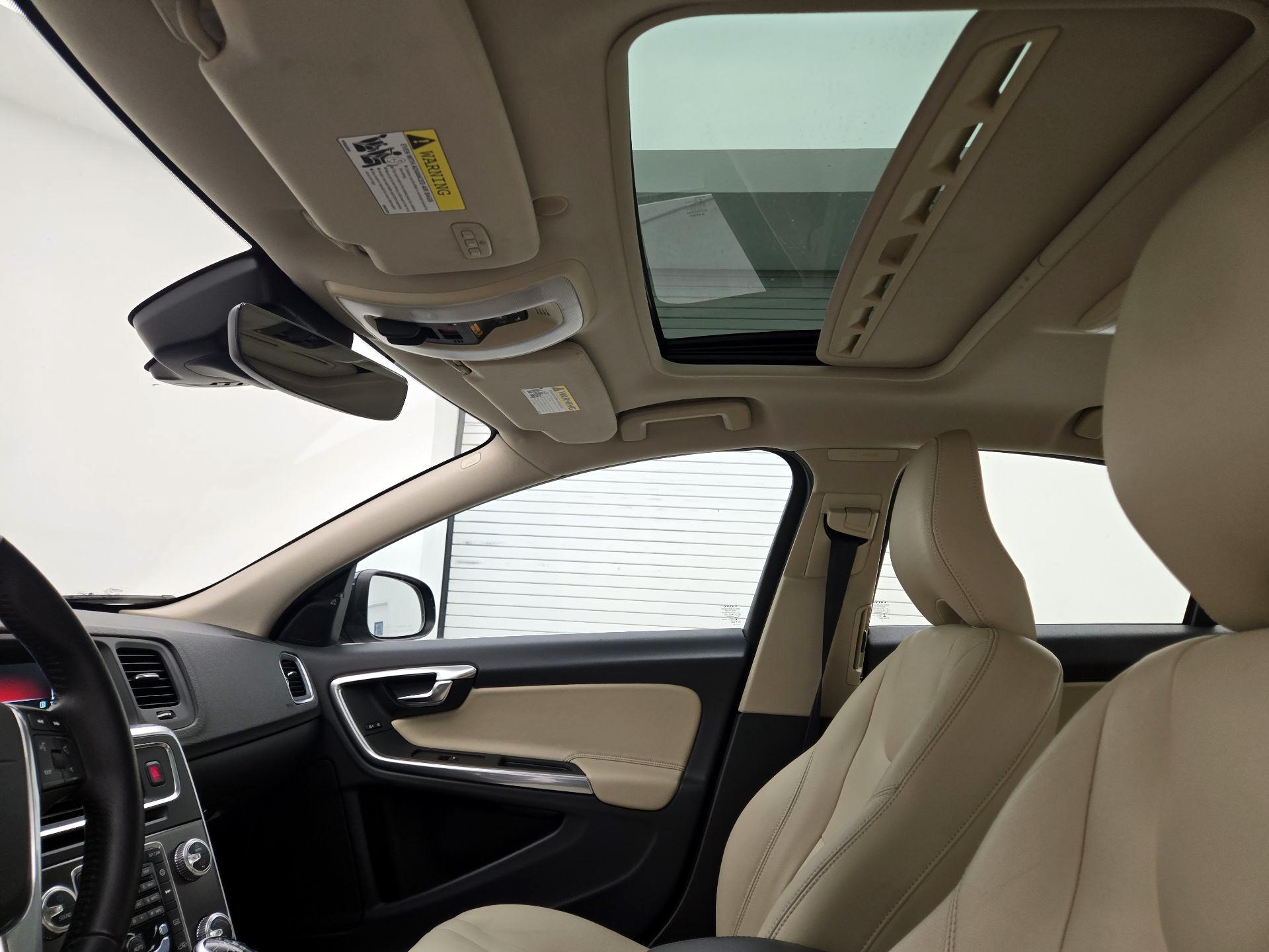 Thumbnail: 2016 Volvo S60 - 18