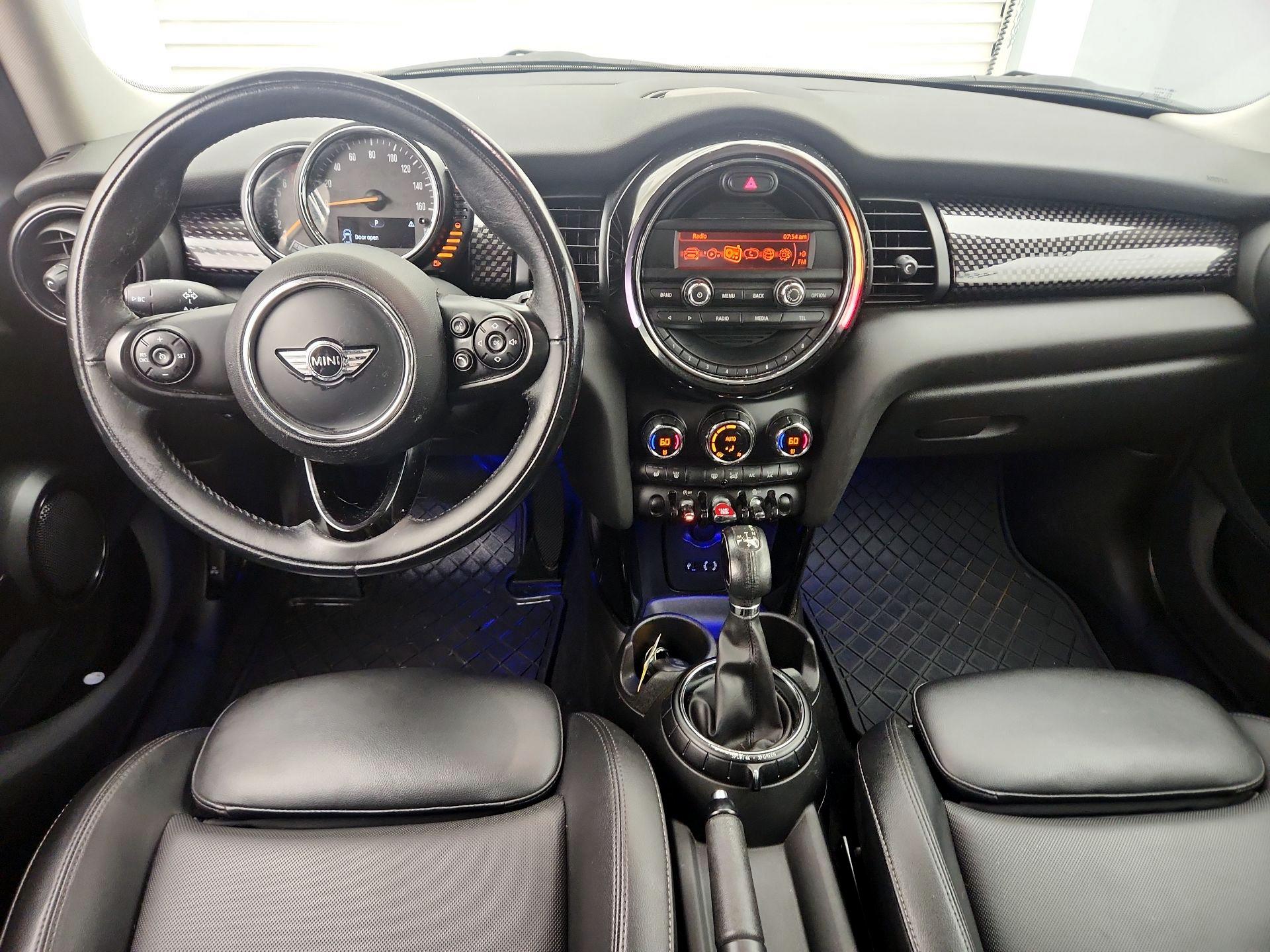 Thumbnail: 2016 MINI Cooper Hardtop - 9