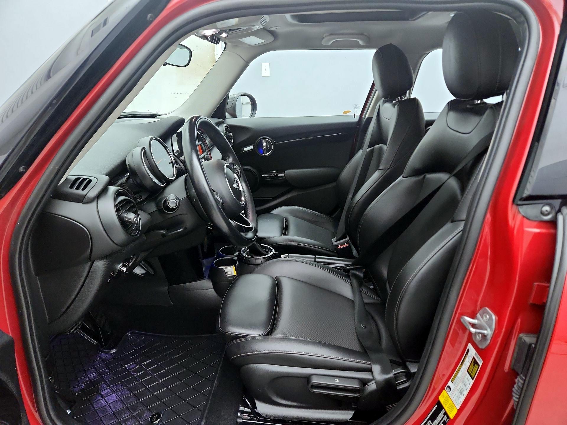 Thumbnail: 2016 MINI Cooper Hardtop - 11