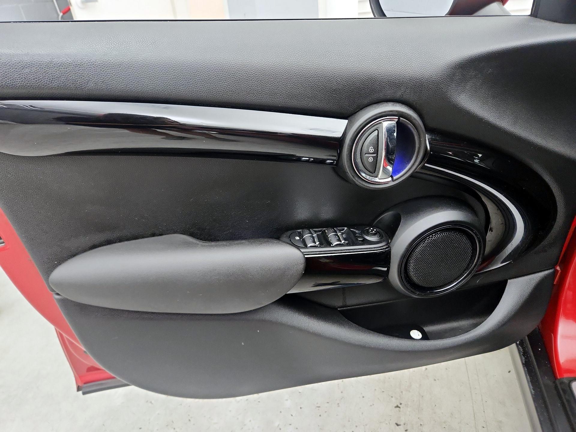 Thumbnail: 2016 MINI Cooper Hardtop - 12