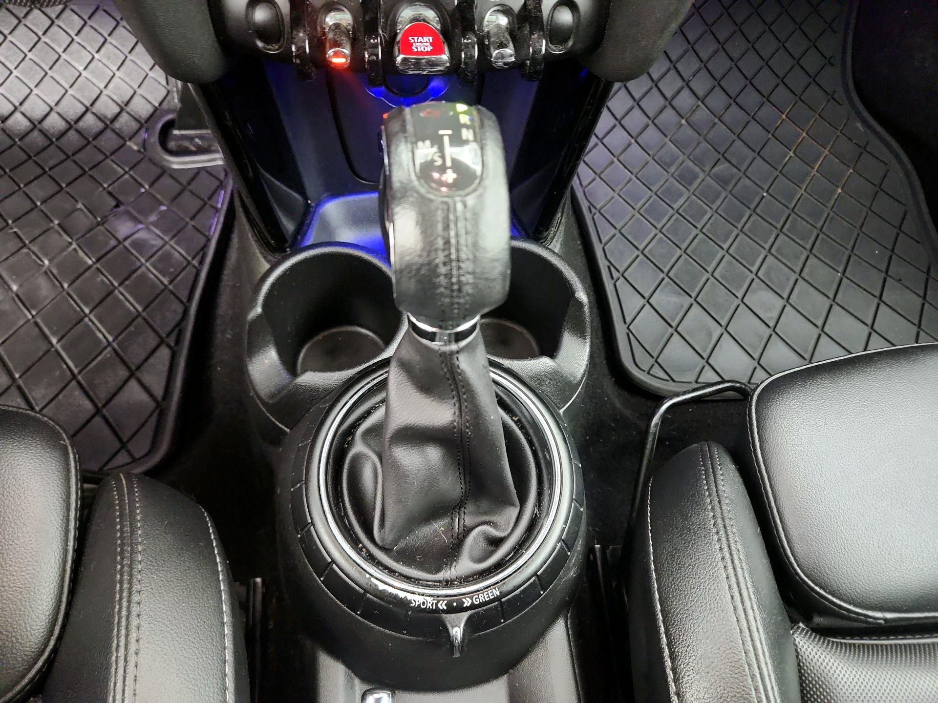Thumbnail: 2016 MINI Cooper Hardtop - 16