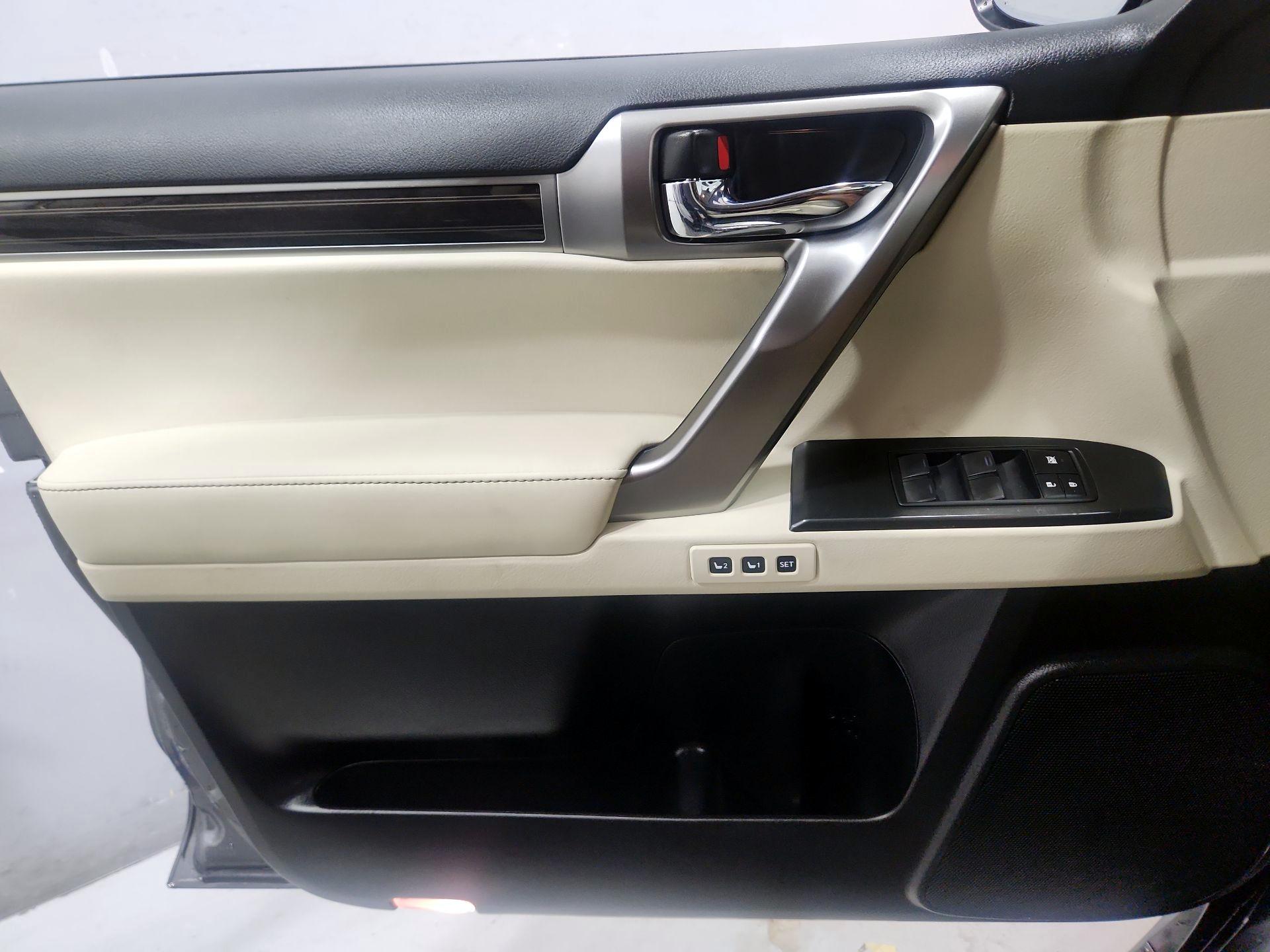 Thumbnail: 2023 Lexus GX - 12