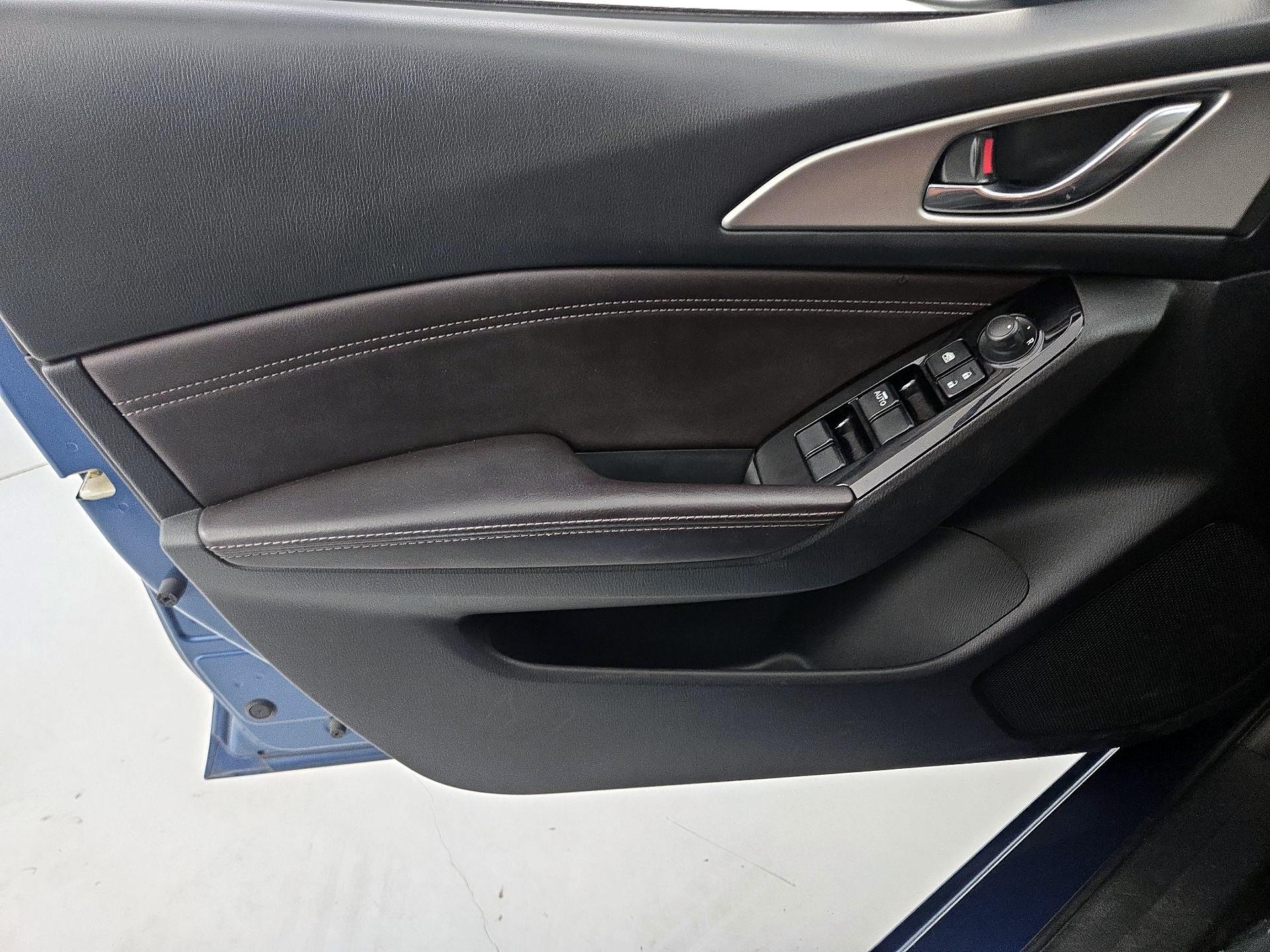 Thumbnail: 2018 Mazda Mazda3 - 12