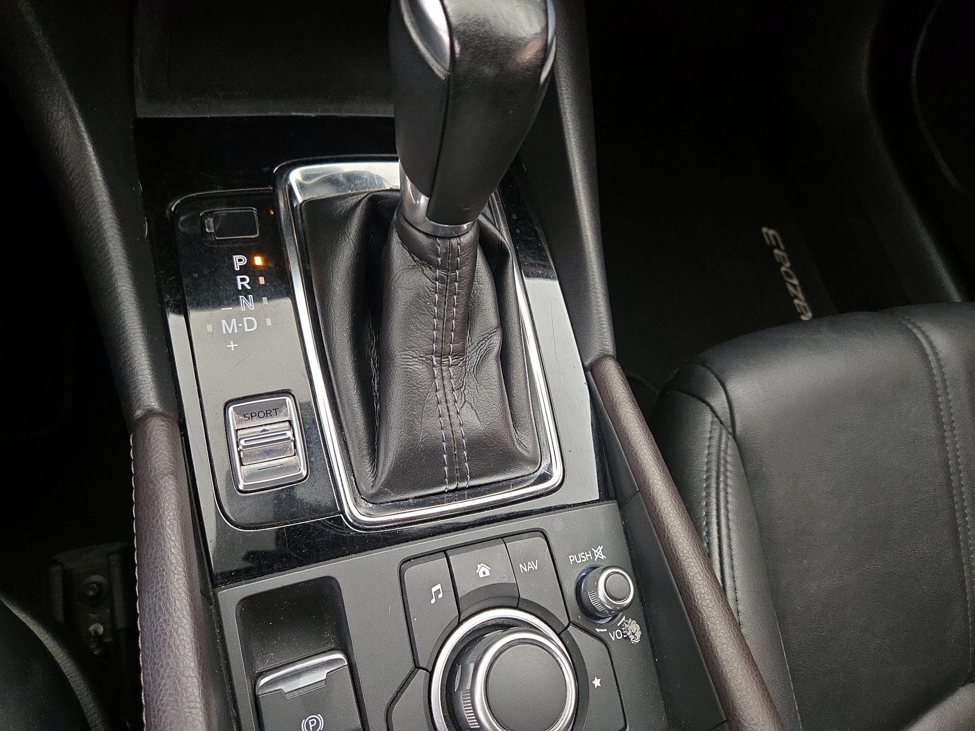 Thumbnail: 2018 Mazda Mazda3 - 17