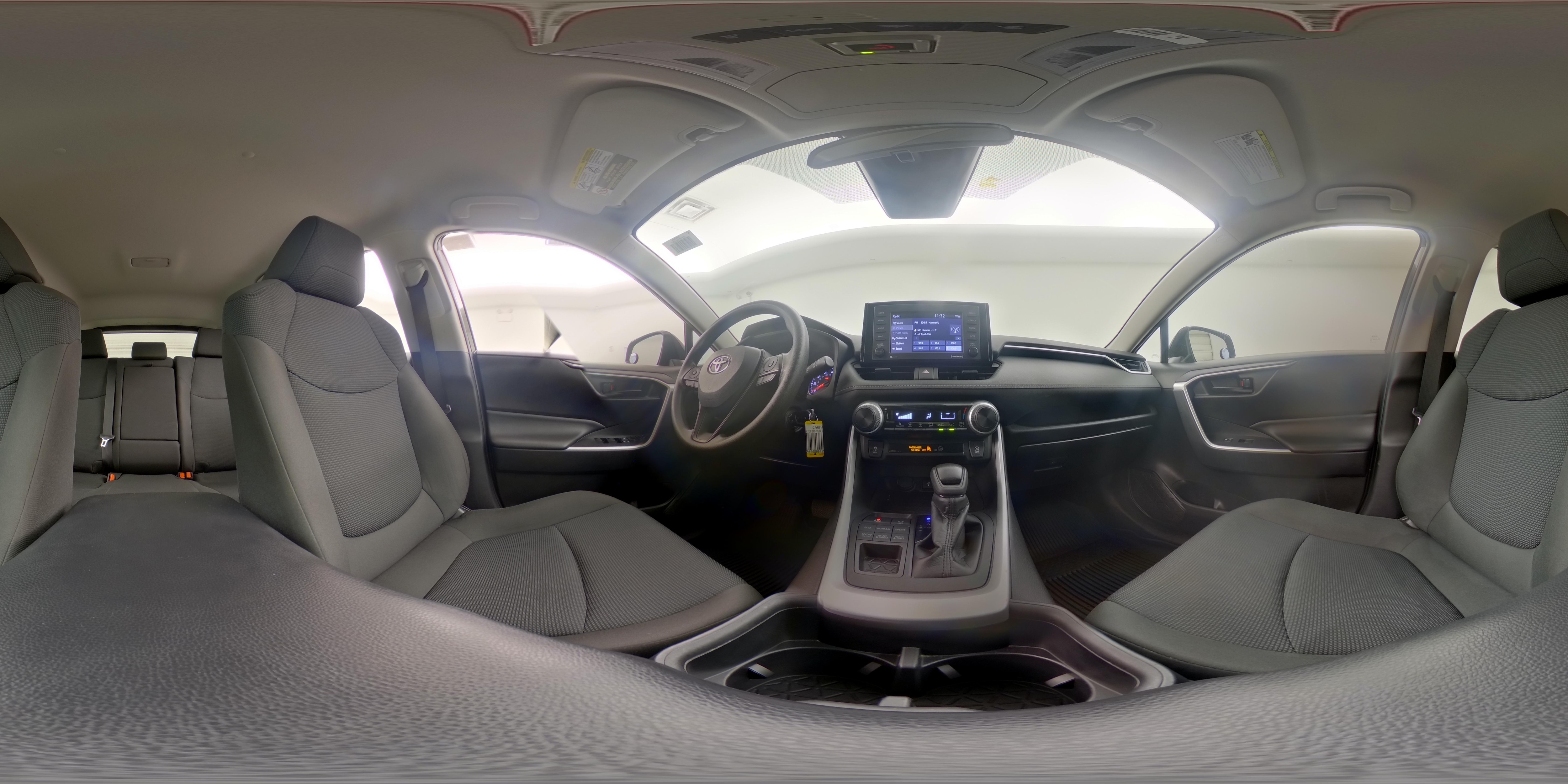 2022 Toyota RAV4 LE - Photo 25